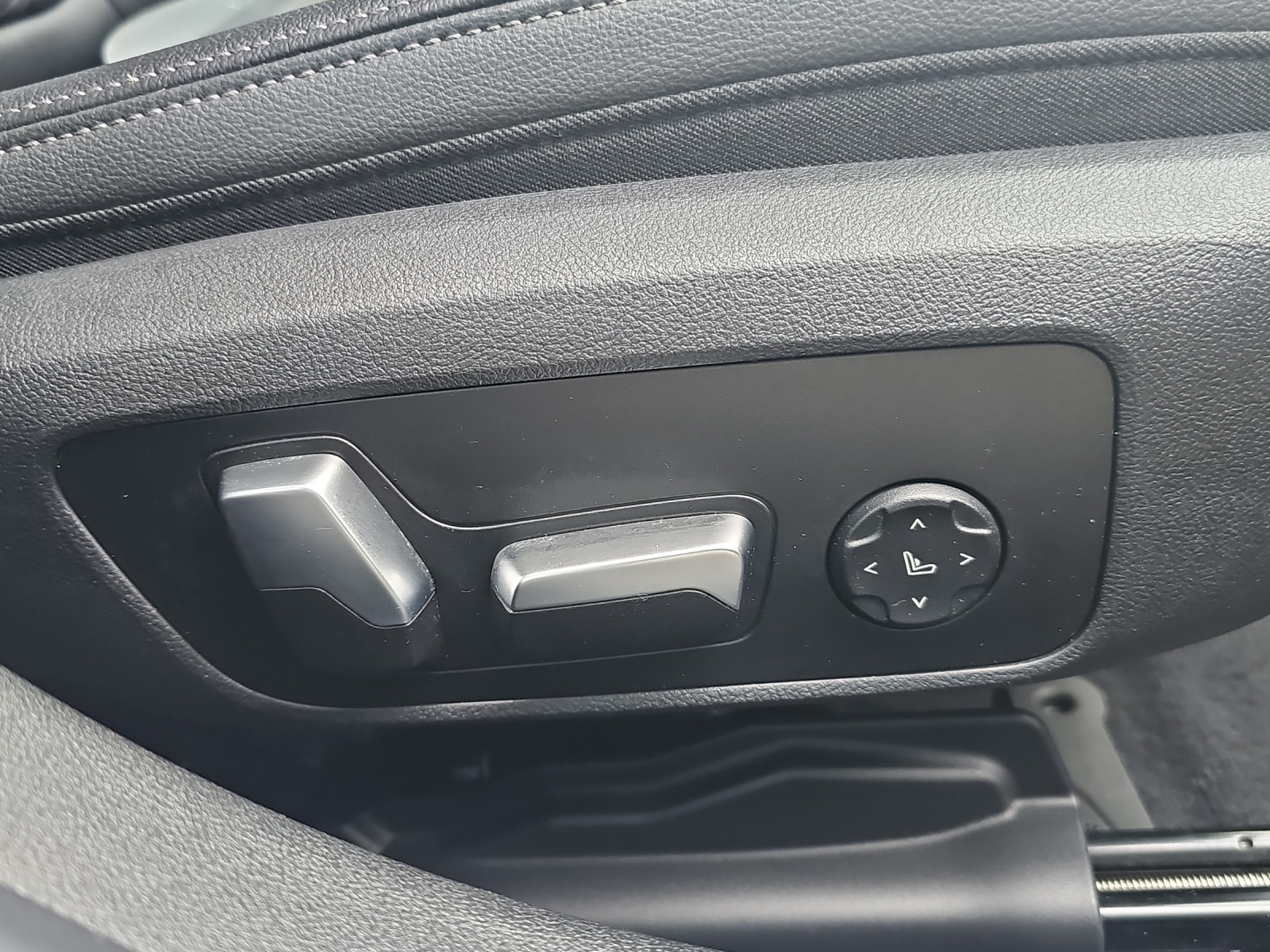 BMW 320d xDrive-image-19