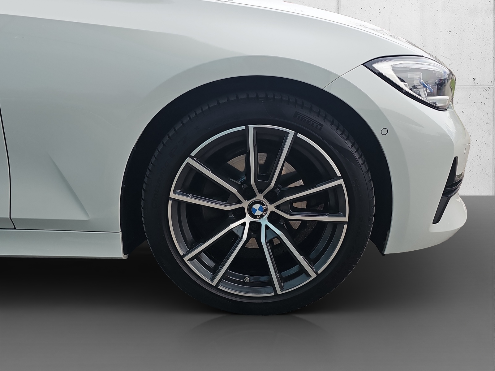 BMW 320d xDrive-image-8