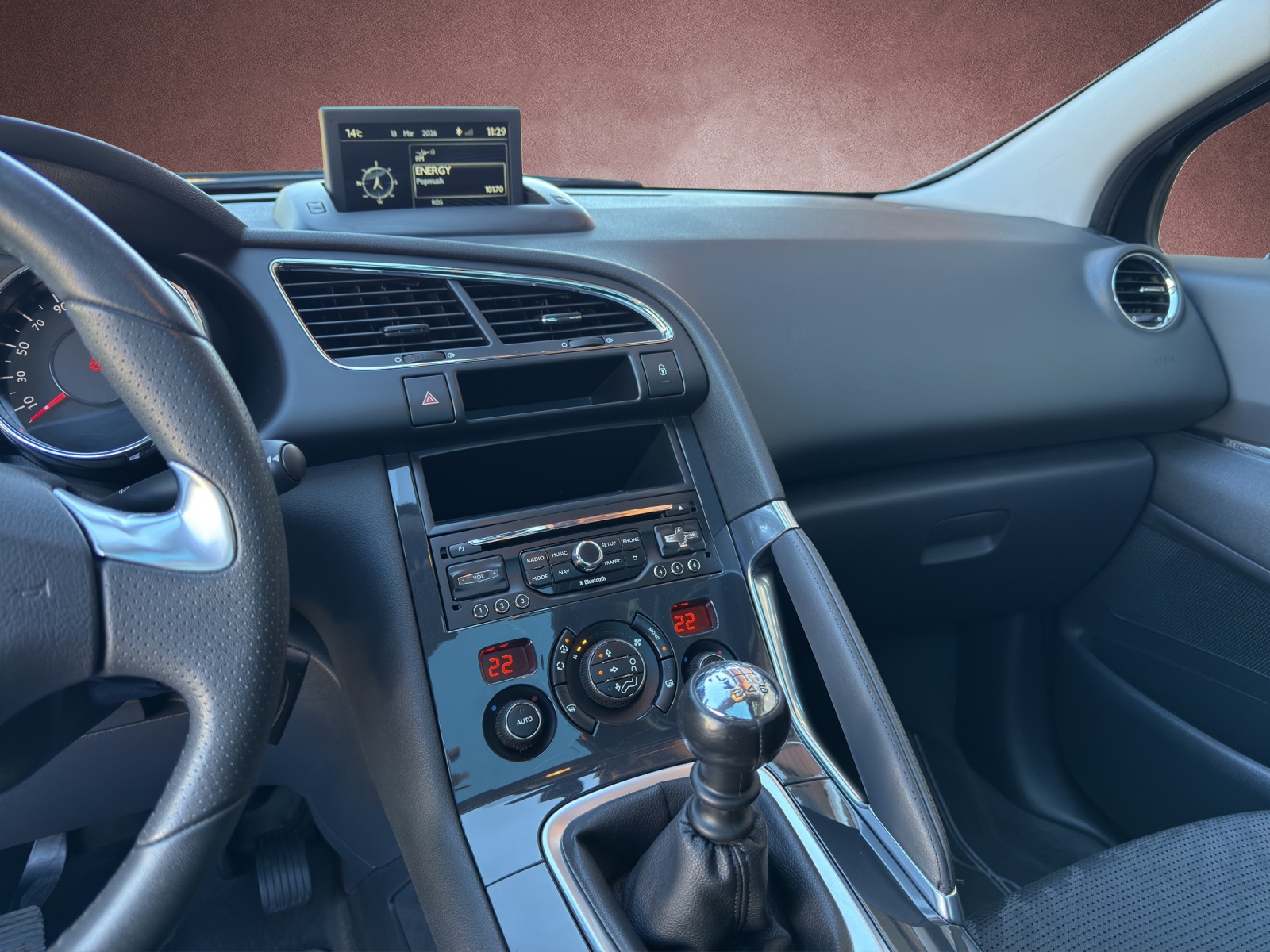 PEUGEOT 3008 1.6 16V T Style-image-8