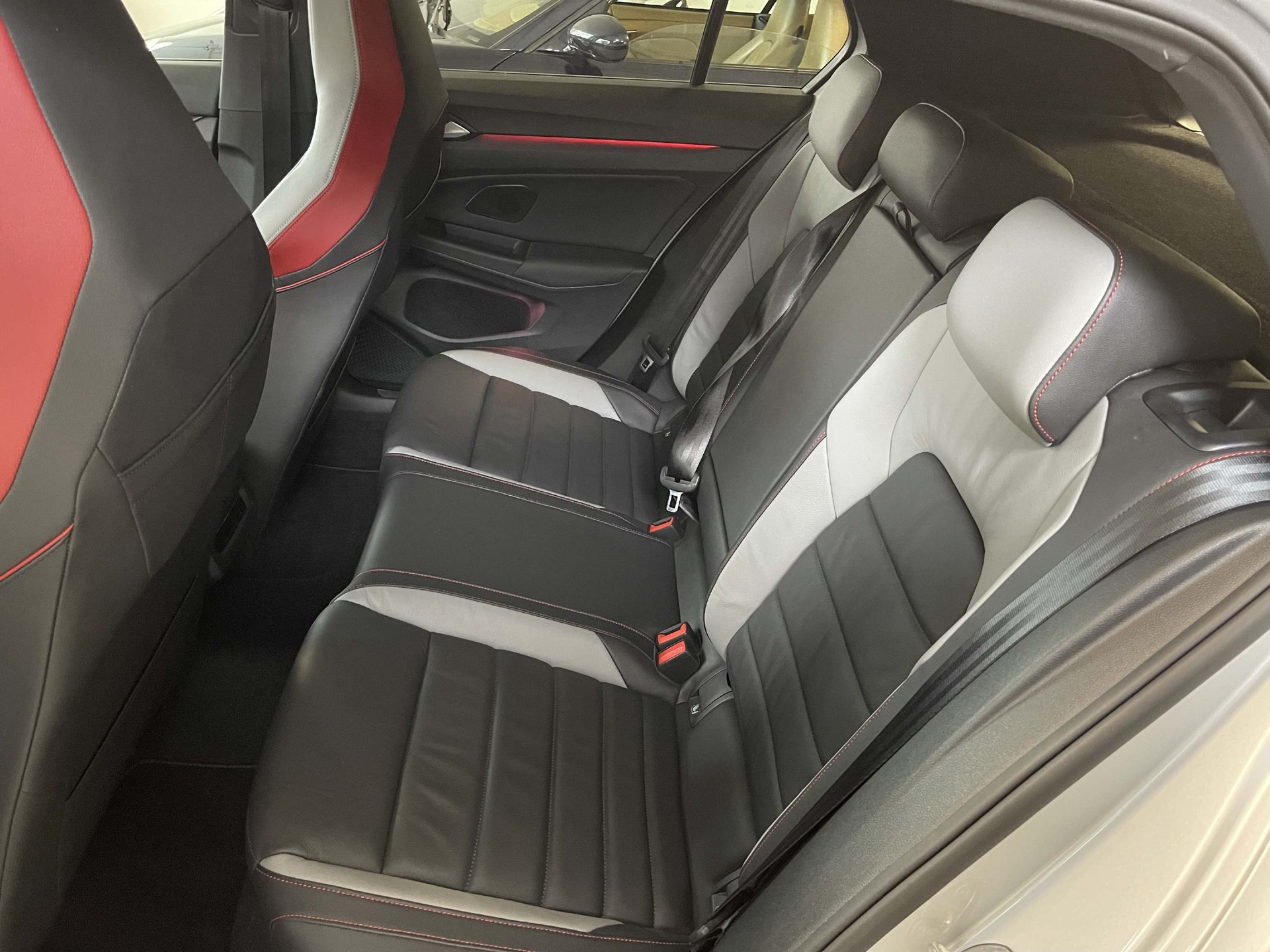 VW Golf VIII 2.0 TSI GTI DSG-image-7