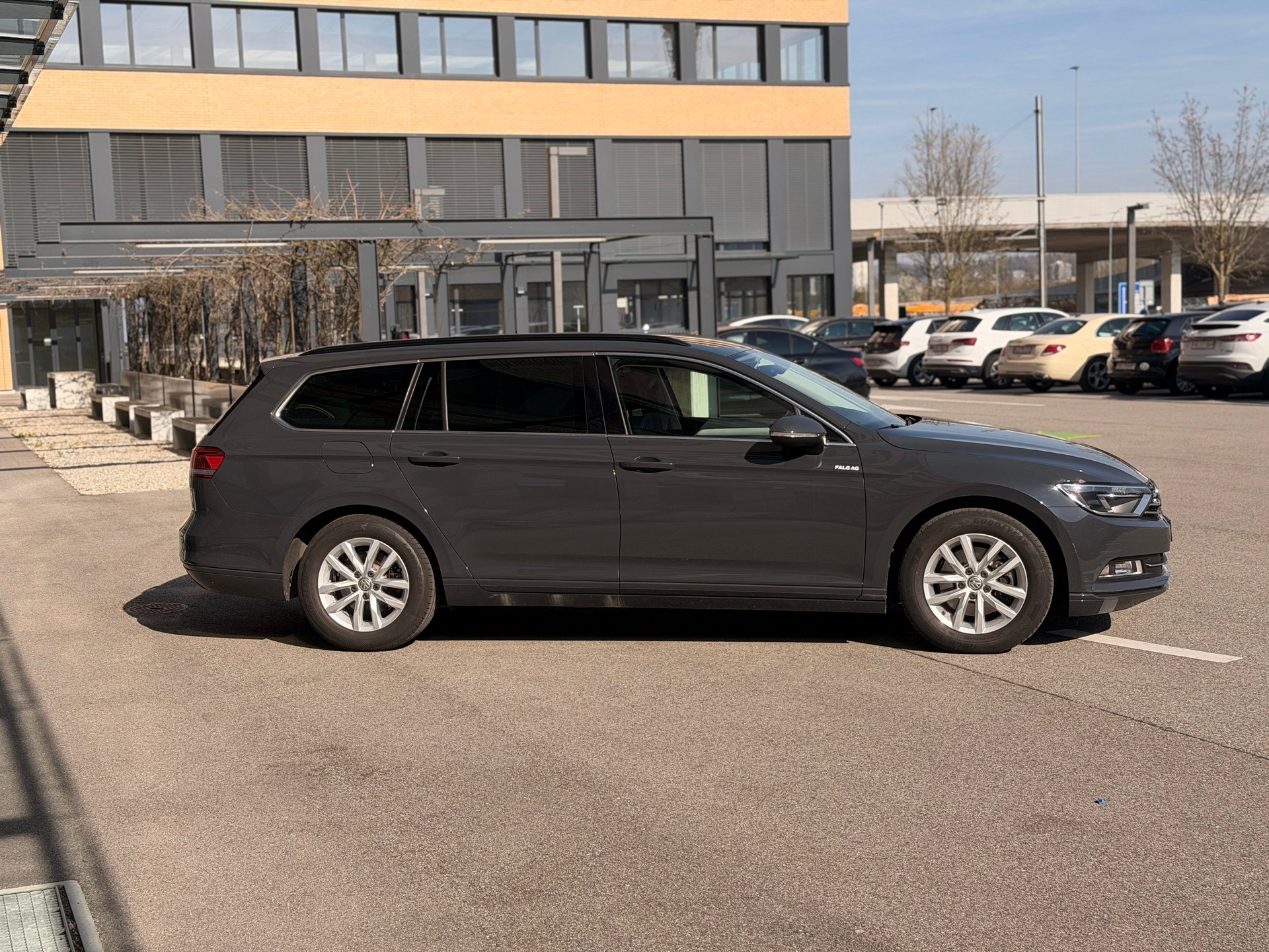 VW Passat Variant 2.0 TDI SCR BMT Comfortline DSG-image-6