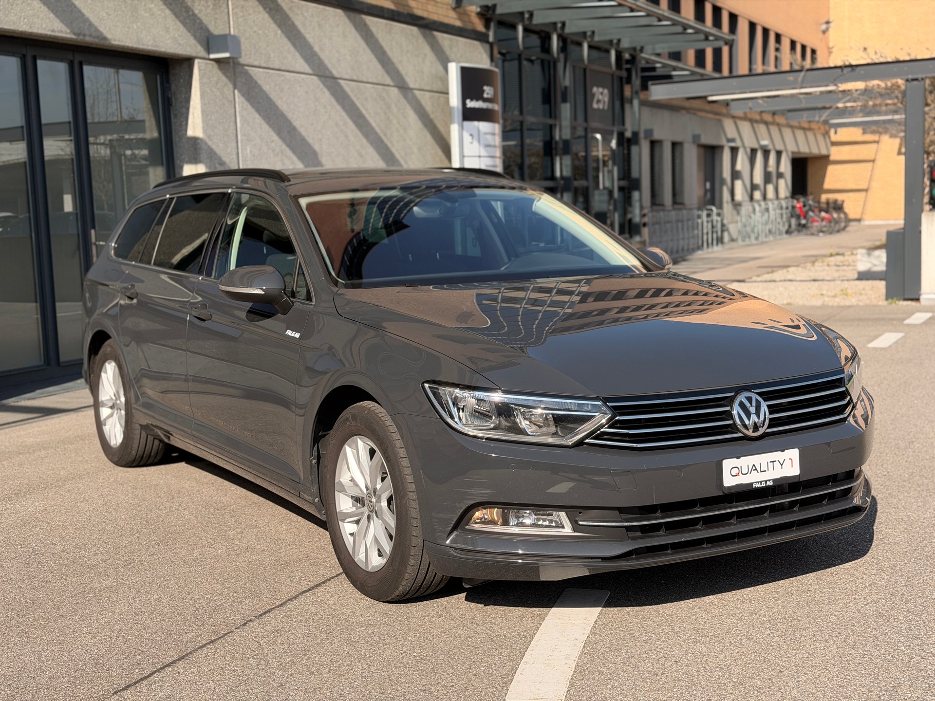 VW Passat Variant 2.0 TDI SCR BMT Comfortline DSG-image-5