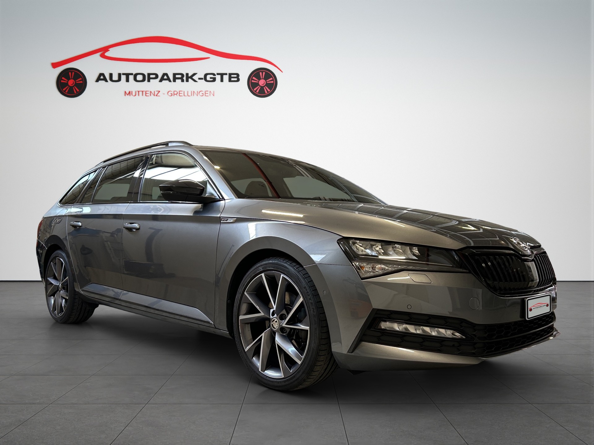 SKODA Superb Combi 2.0 TDi SportLine Light 4x4 DSG-showroom-element-1
