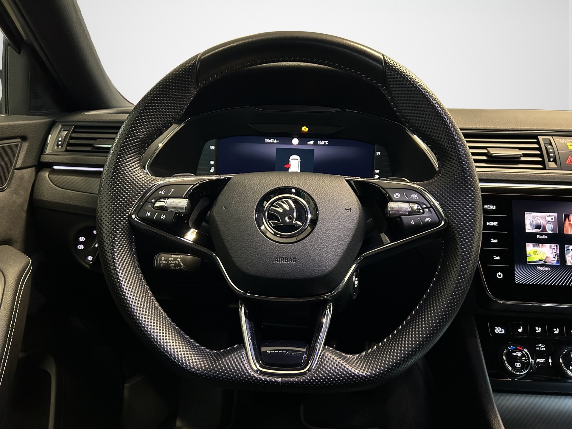 SKODA Superb Combi 2.0 TDi SportLine Light 4x4 DSG-image-15