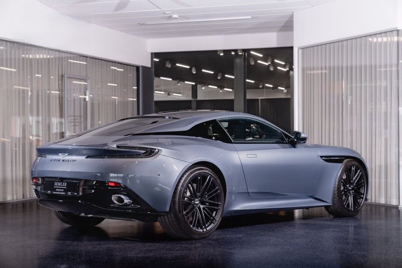 ASTON MARTIN Coupé Supertourer 4.0 V8 680 PS-image-5