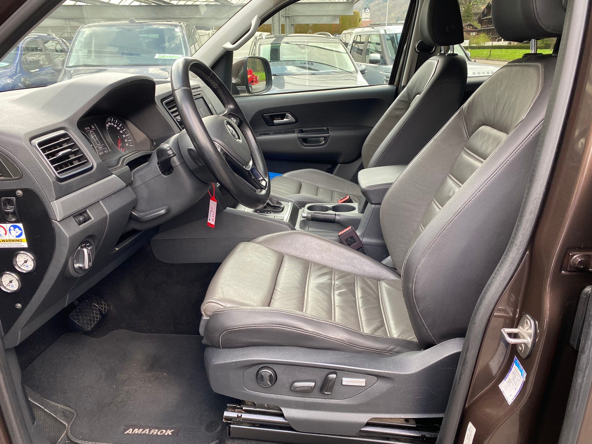 VW Amarok 3.0TDI Crossline 4Motion Automatic-image-2