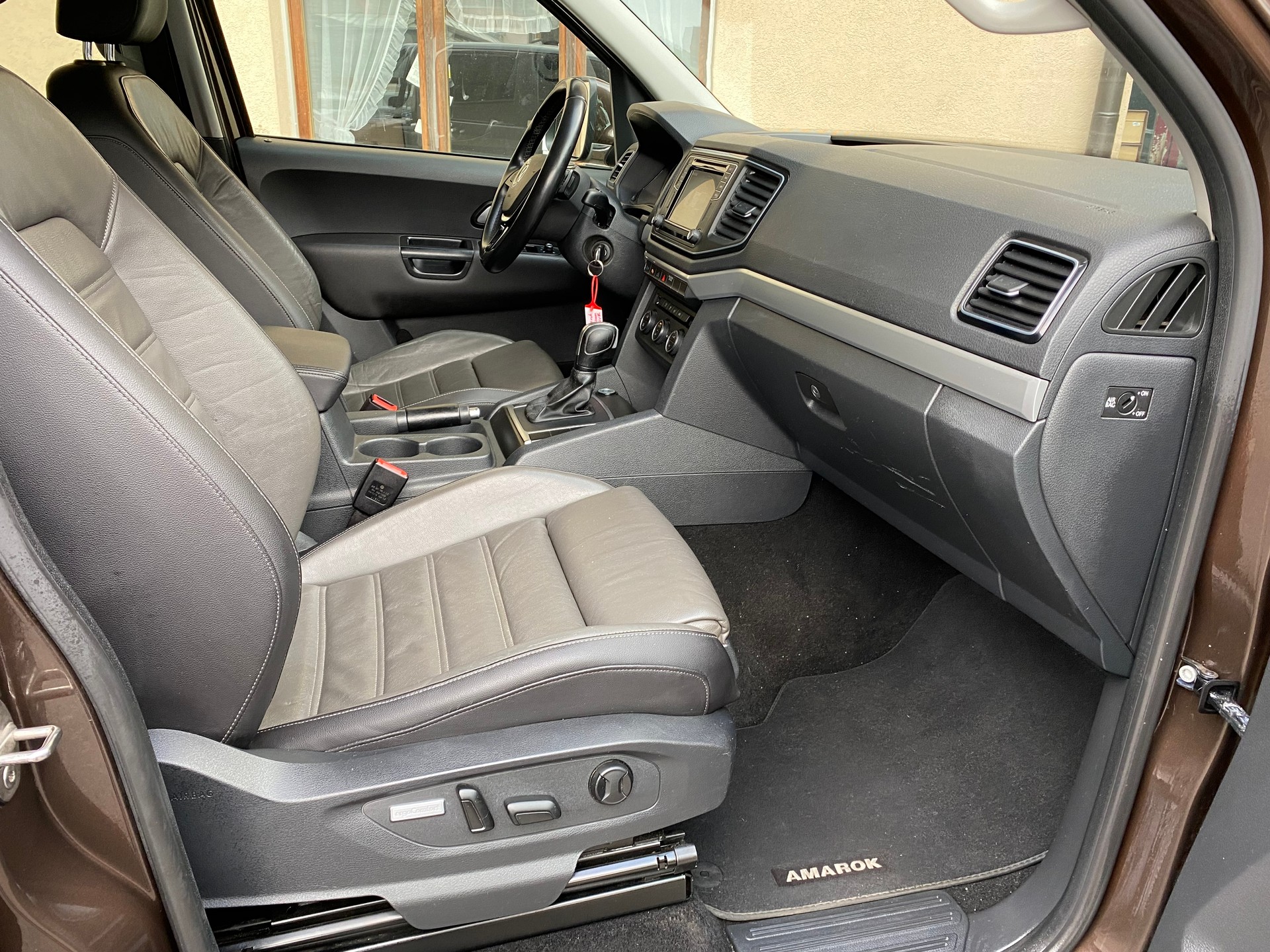 VW Amarok 3.0TDI Crossline 4Motion Automatic-image-6