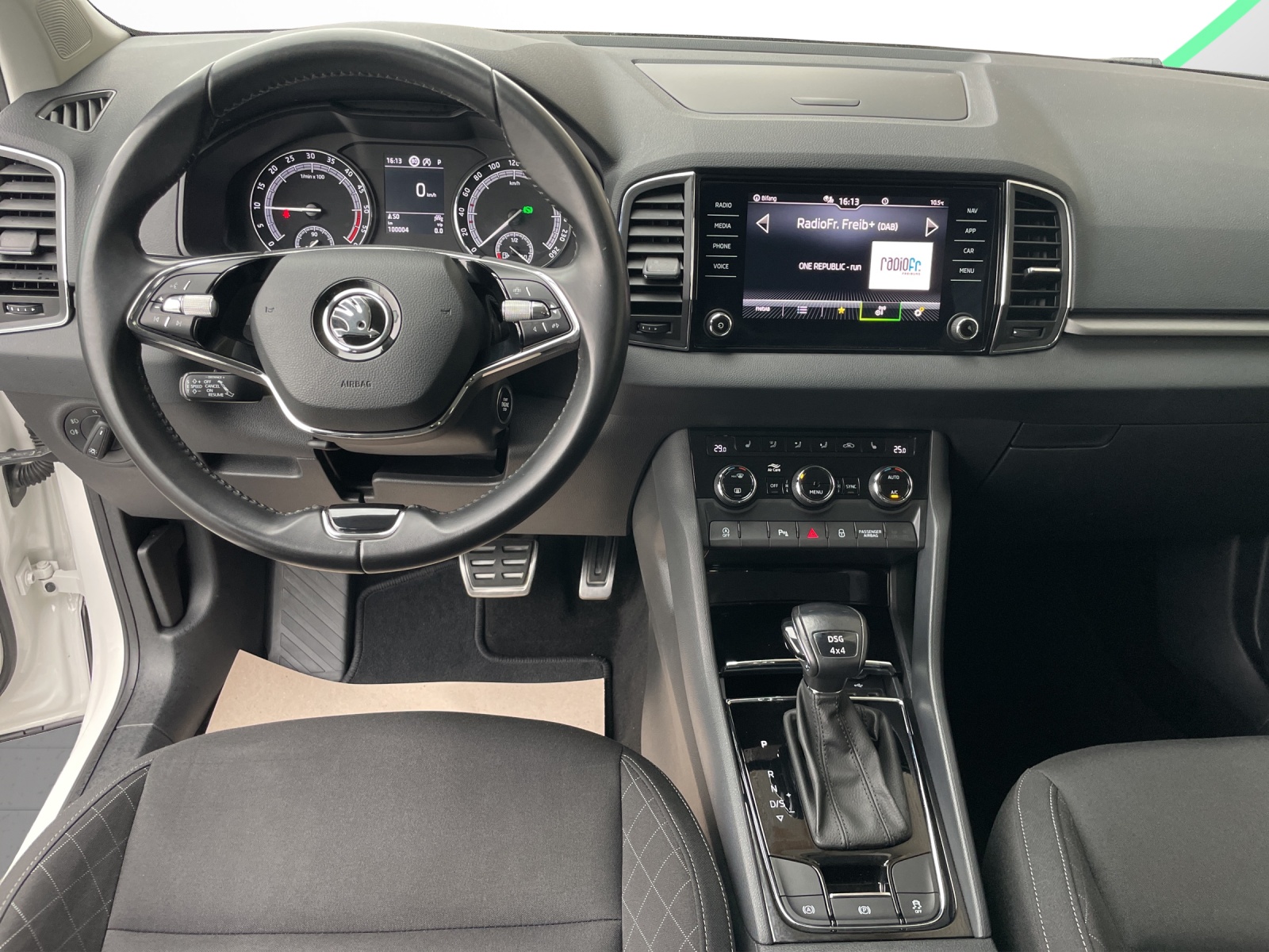 SKODA Karoq 2.0 TDI CR Ambition 4x4 DSG-image-9