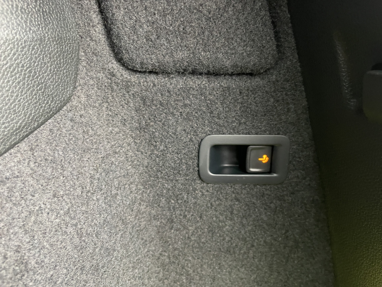 SKODA Karoq 2.0 TDI CR Ambition 4x4 DSG-image-15