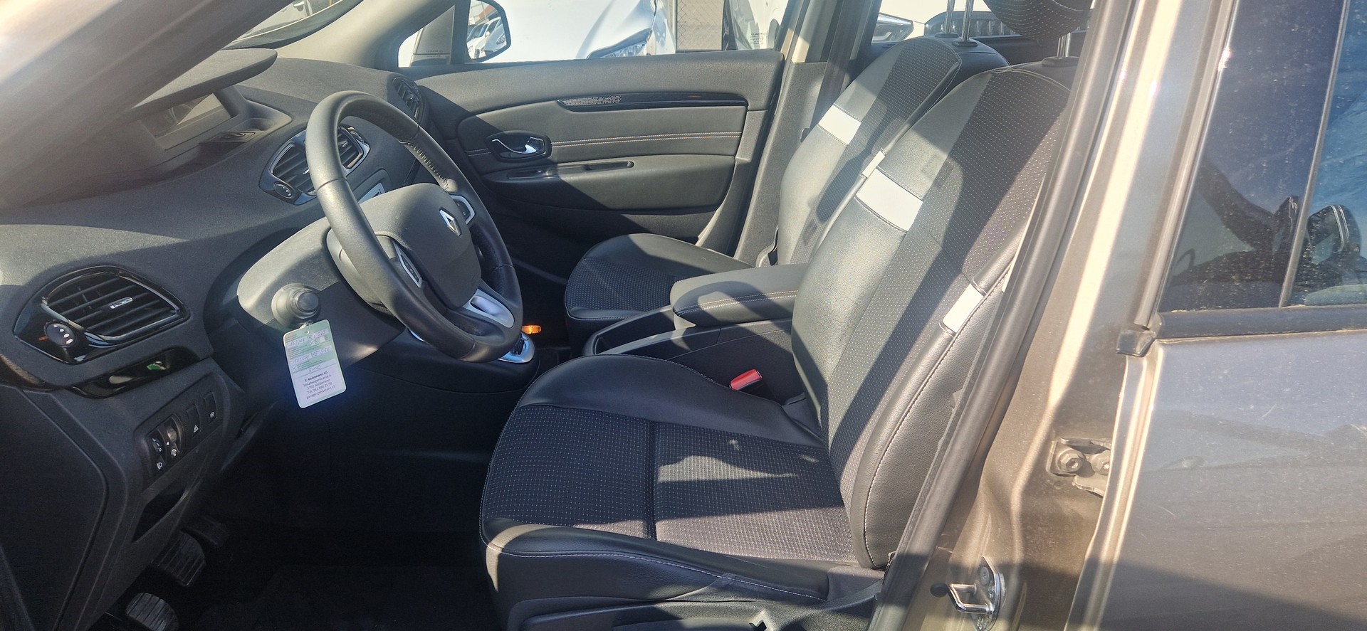 RENAULT Scénic 1.5 dCi Dynamique-image-5
