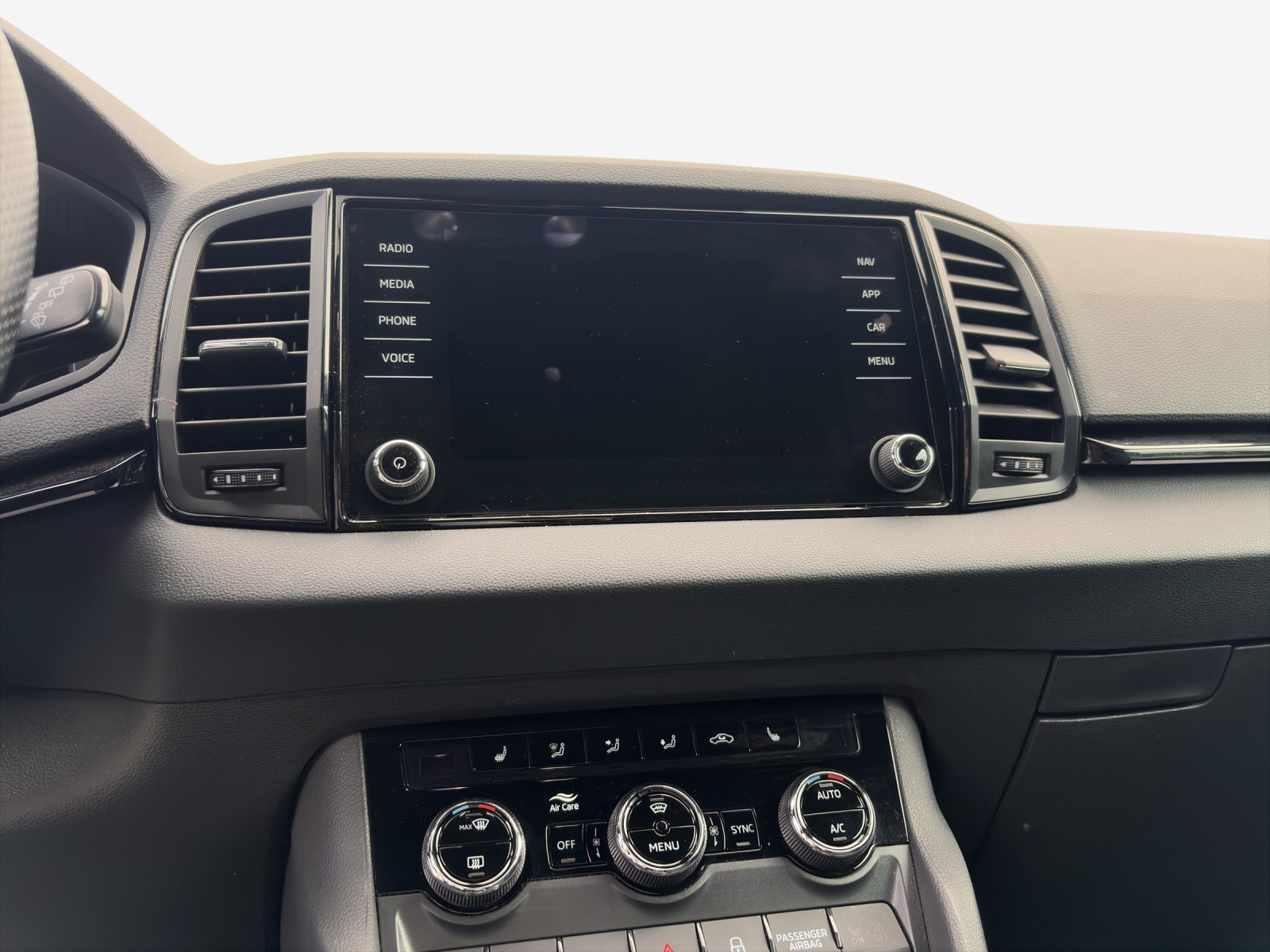 SKODA Karoq 2.0 TSI SportLine 4x4 DSG-image-10