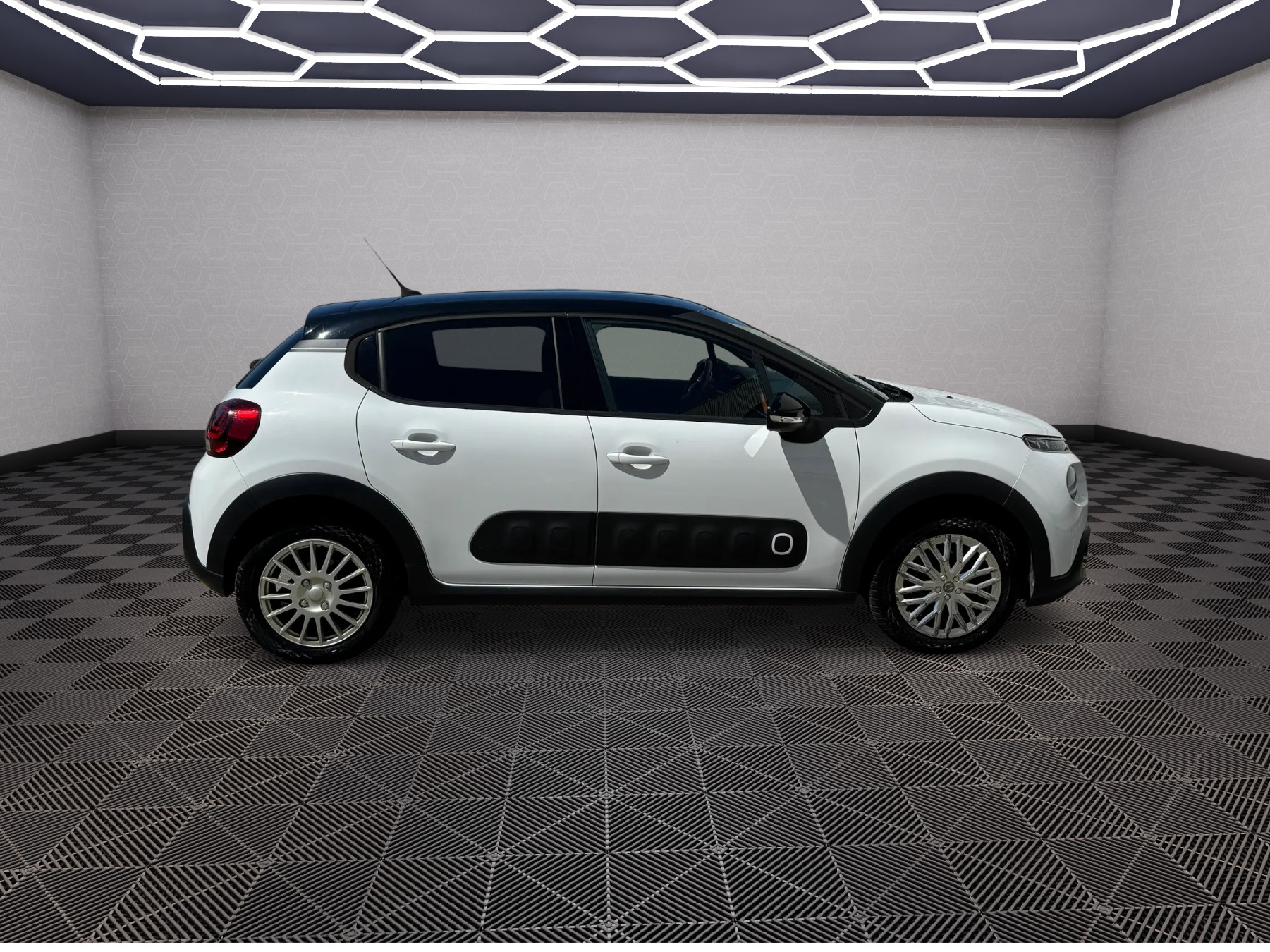 CITROEN C3 1.2i PureTech Feel-image-6