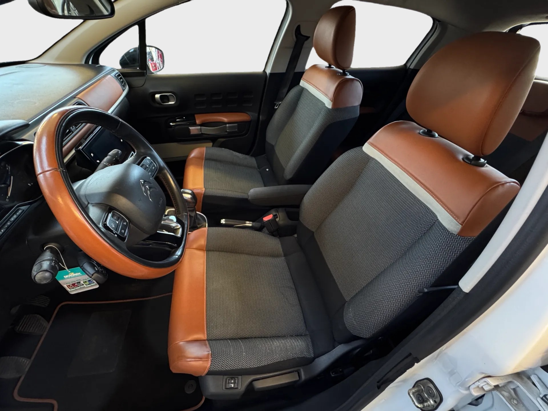 CITROEN C3 1.2i PureTech Feel-image-11