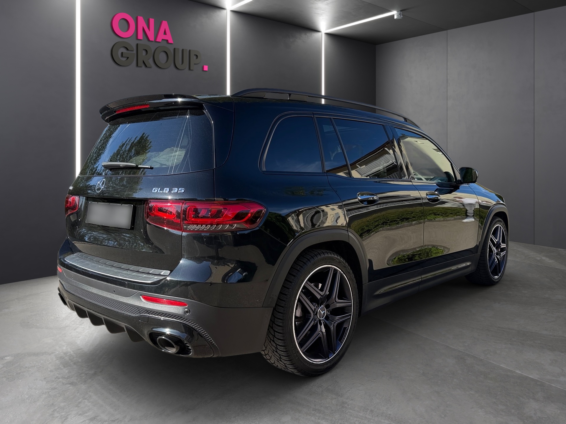 MERCEDES-BENZ GLB 35 AMG 4Matic 8G-Tronic-image-2