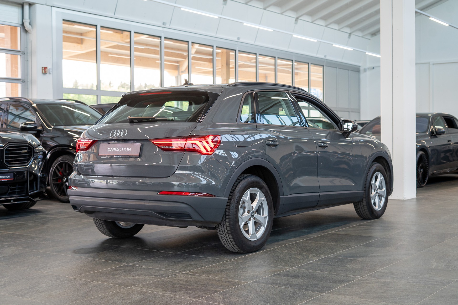 AUDI Q3 1.5 35 TFSI Attraction S-Tronic / CH-Fahrzeug / Rückfahrkamera / el.Heckklappe-image-3
