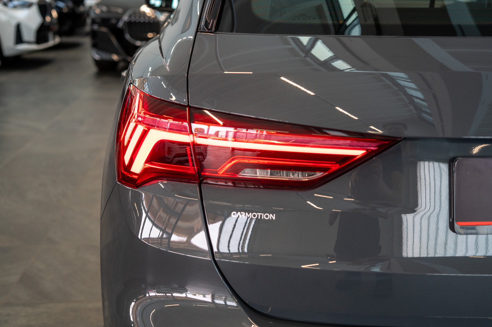 AUDI Q3 1.5 35 TFSI Attraction S-Tronic / CH-Fahrzeug / Rückfahrkamera / el.Heckklappe-image-5