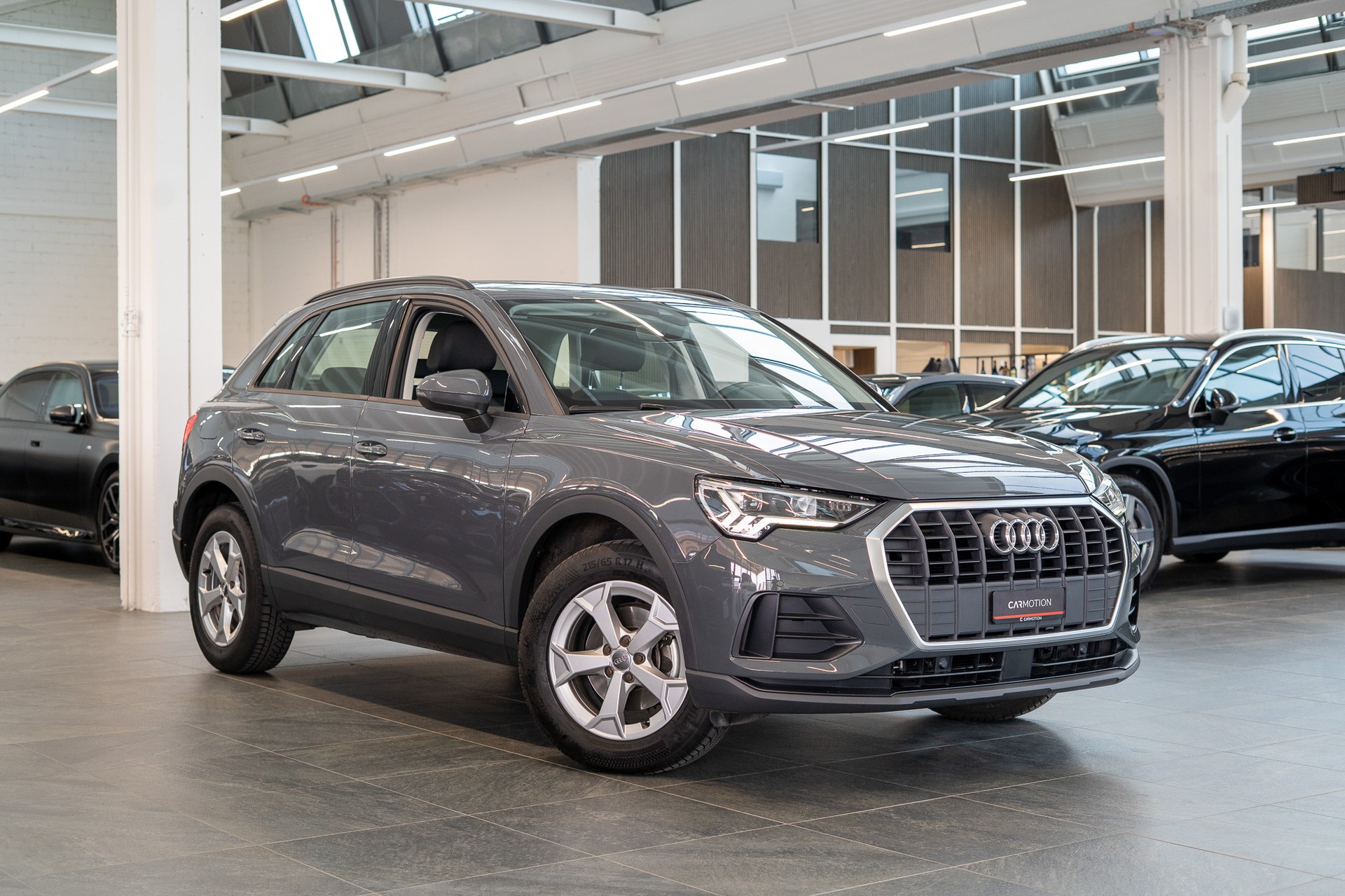 AUDI Q3 1.5 35 TFSI Attraction S-Tronic / CH-Fahrzeug / Rückfahrkamera / el.Heckklappe-image-2