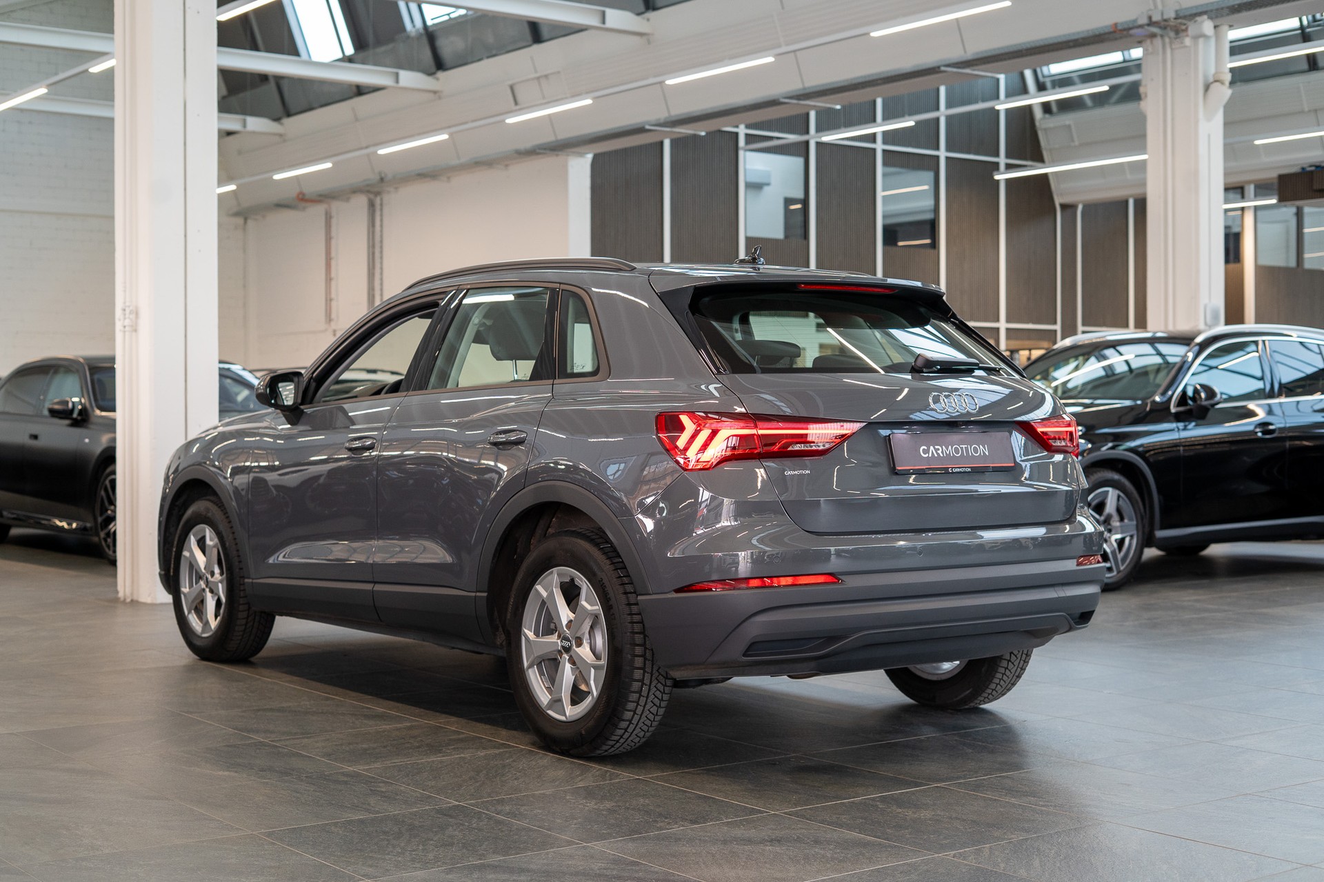 AUDI Q3 1.5 35 TFSI Attraction S-Tronic / CH-Fahrzeug / Rückfahrkamera / el.Heckklappe-image-7