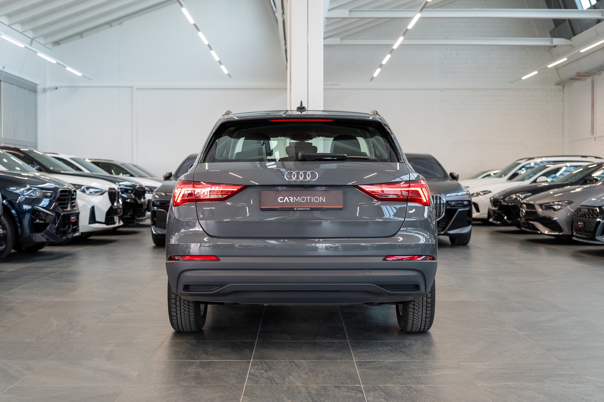 AUDI Q3 1.5 35 TFSI Attraction S-Tronic / CH-Fahrzeug / Rückfahrkamera / el.Heckklappe-image-4