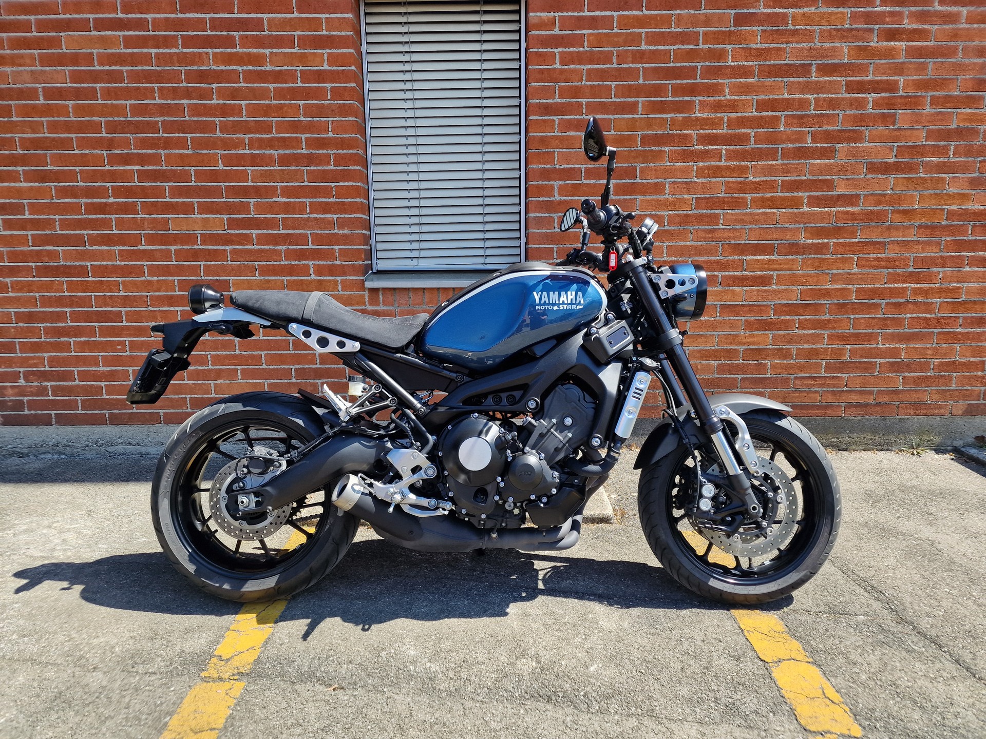 YAMAHA XSR 900-image-1