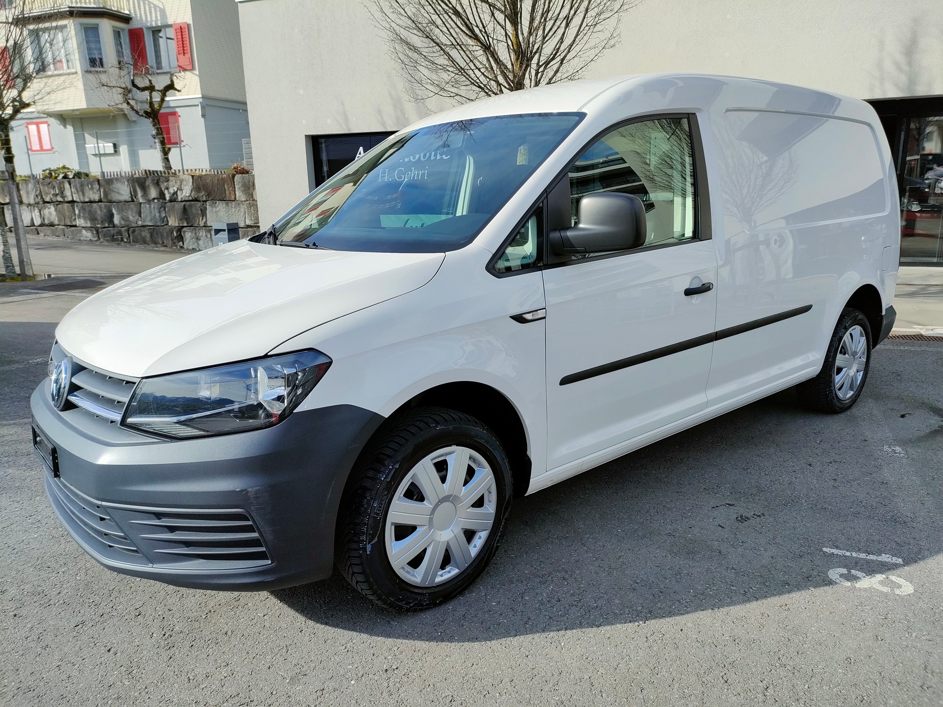 VW Caddy Maxi 2.0TDI 4Motion BlueMotion Technology DSG-image-2