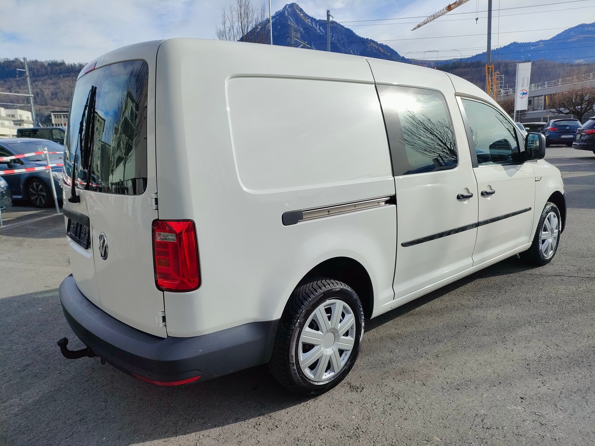 VW Caddy Maxi 2.0TDI 4Motion BlueMotion Technology DSG-image-1