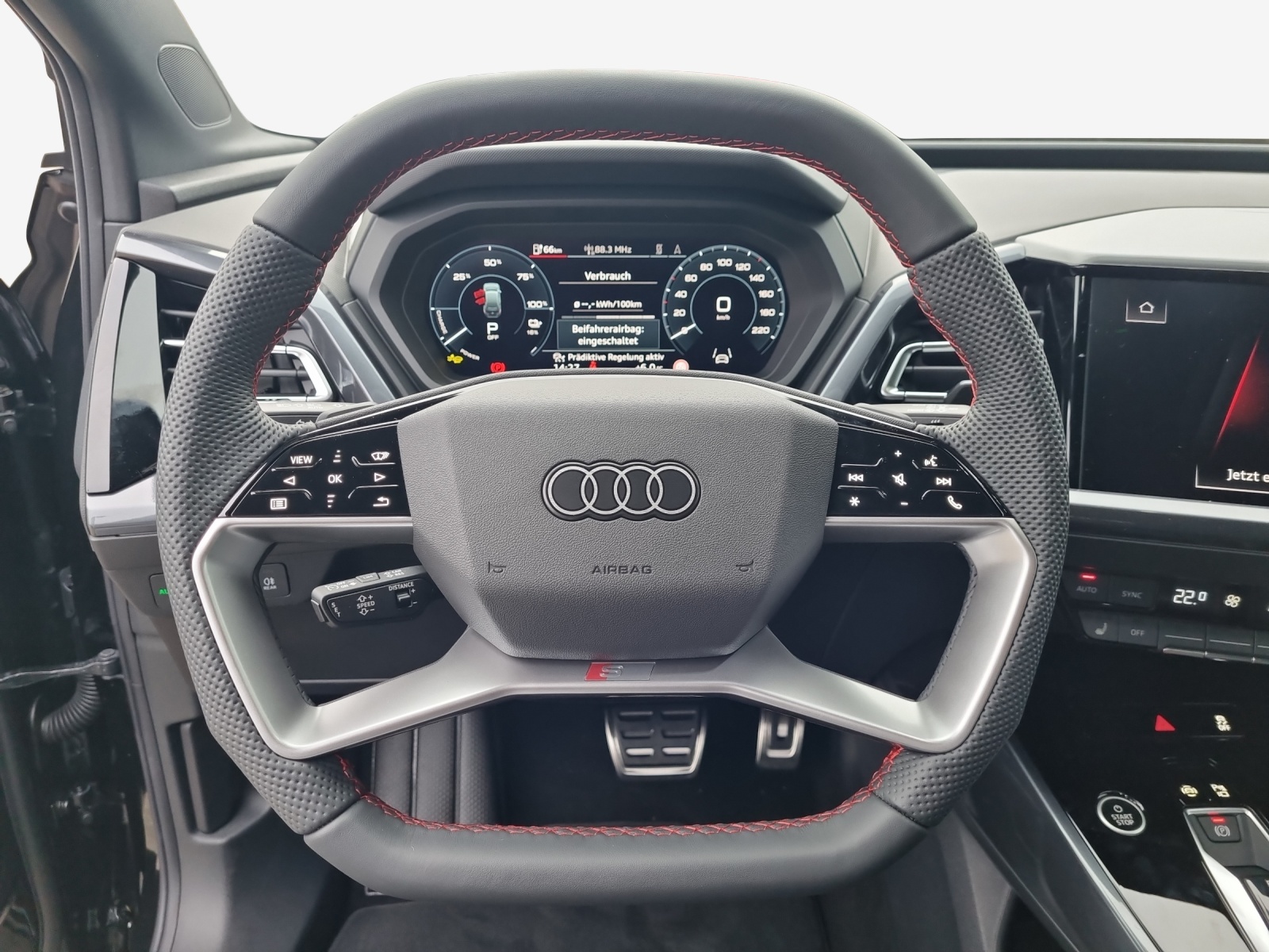 AUDI Q4 e-tron 45 Edition Swiss Ski quattro-image-9