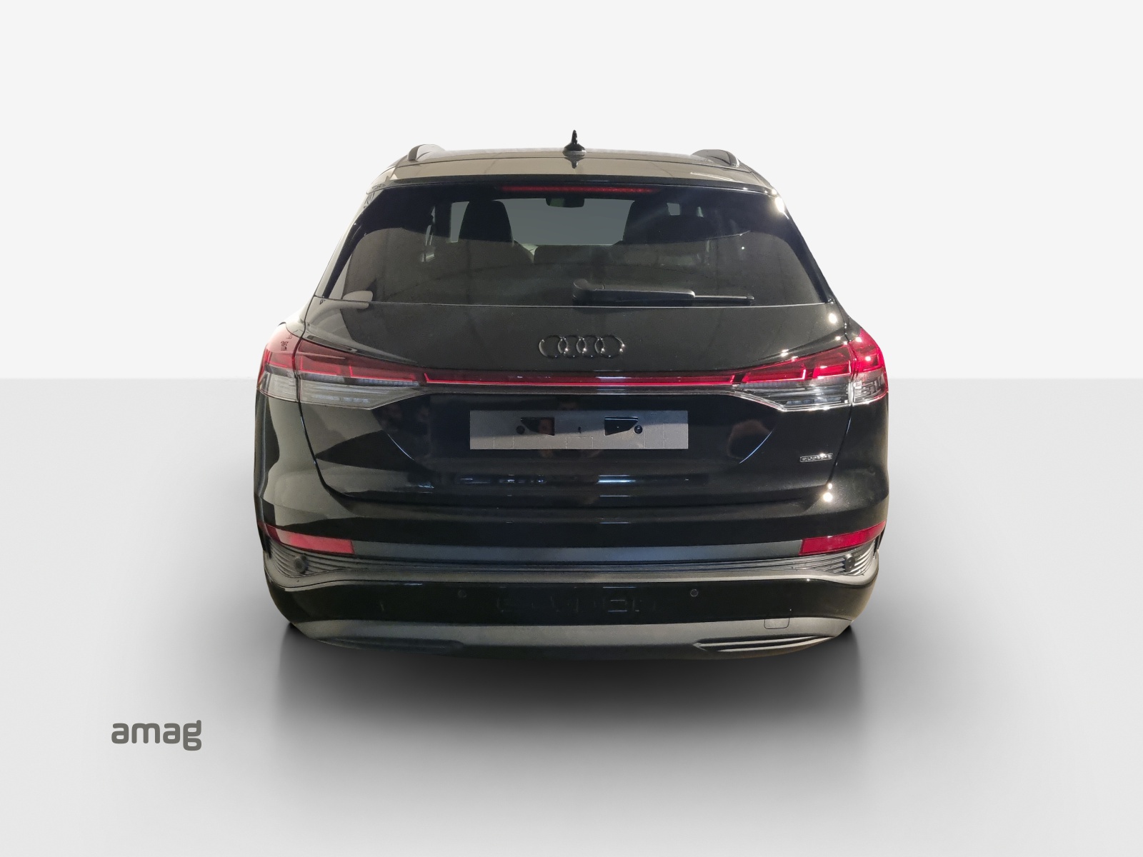 AUDI Q4 e-tron 45 Edition Swiss Ski quattro-image-3
