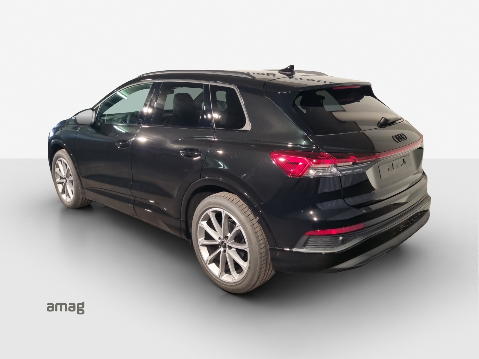 AUDI Q4 e-tron 45 Edition Swiss Ski quattro-image-2