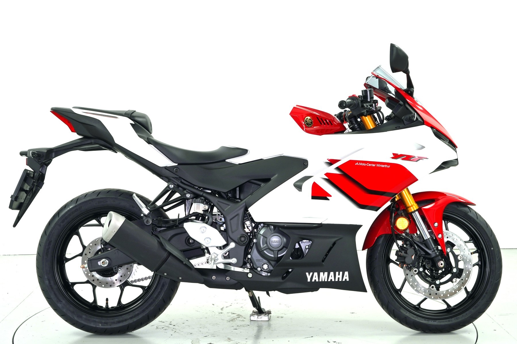 YAMAHA YZF-R3 ABS 70th Anniv.-showroom-element-2