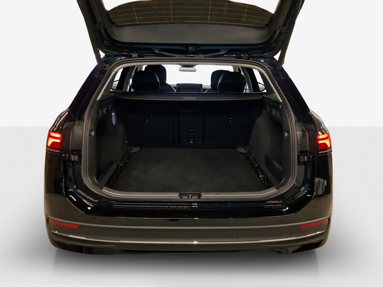 VW Passat Variant 2.0 TDI evo Business 4 Motion DSG-image-12