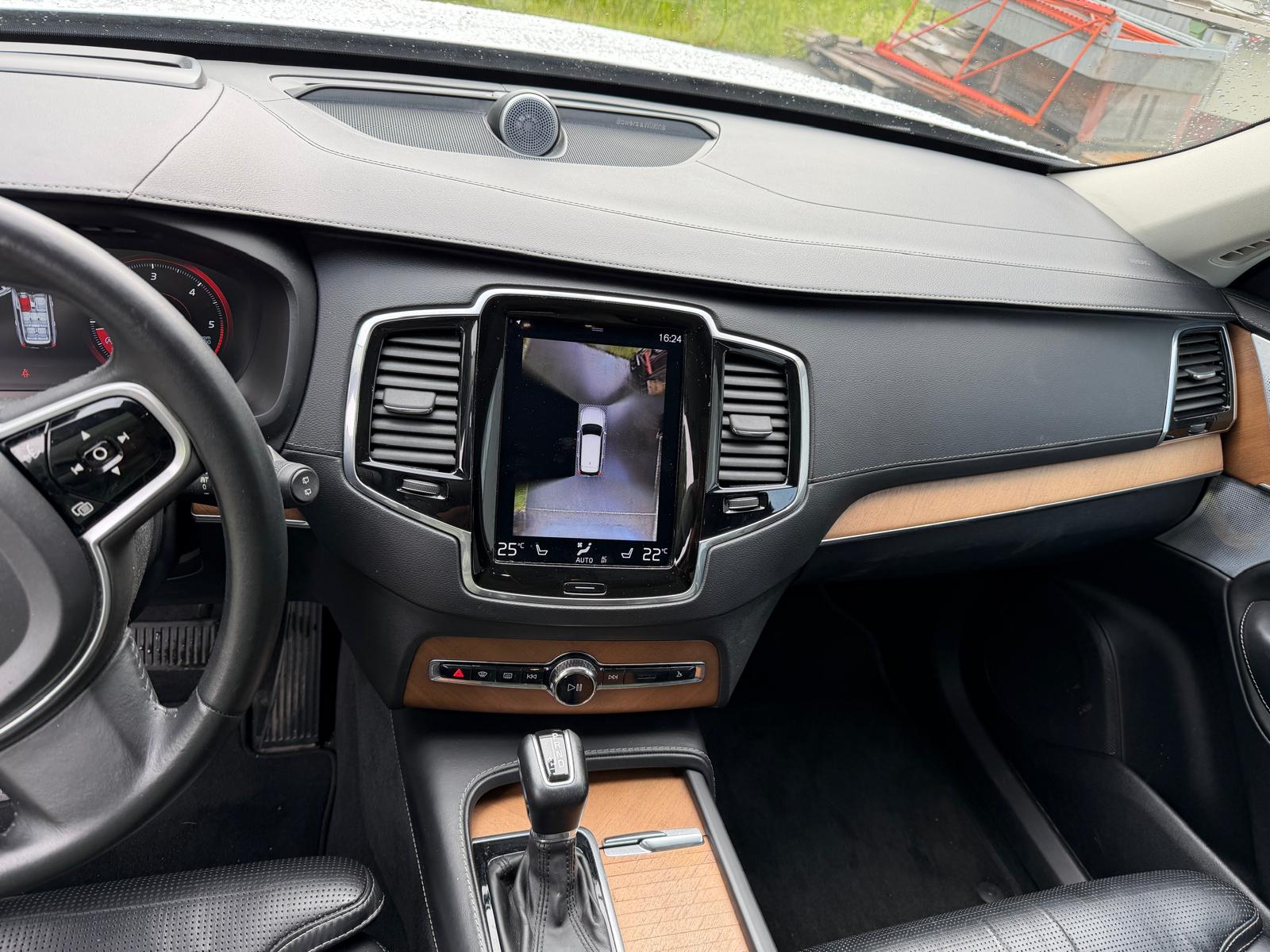 VOLVO XC90-image-7