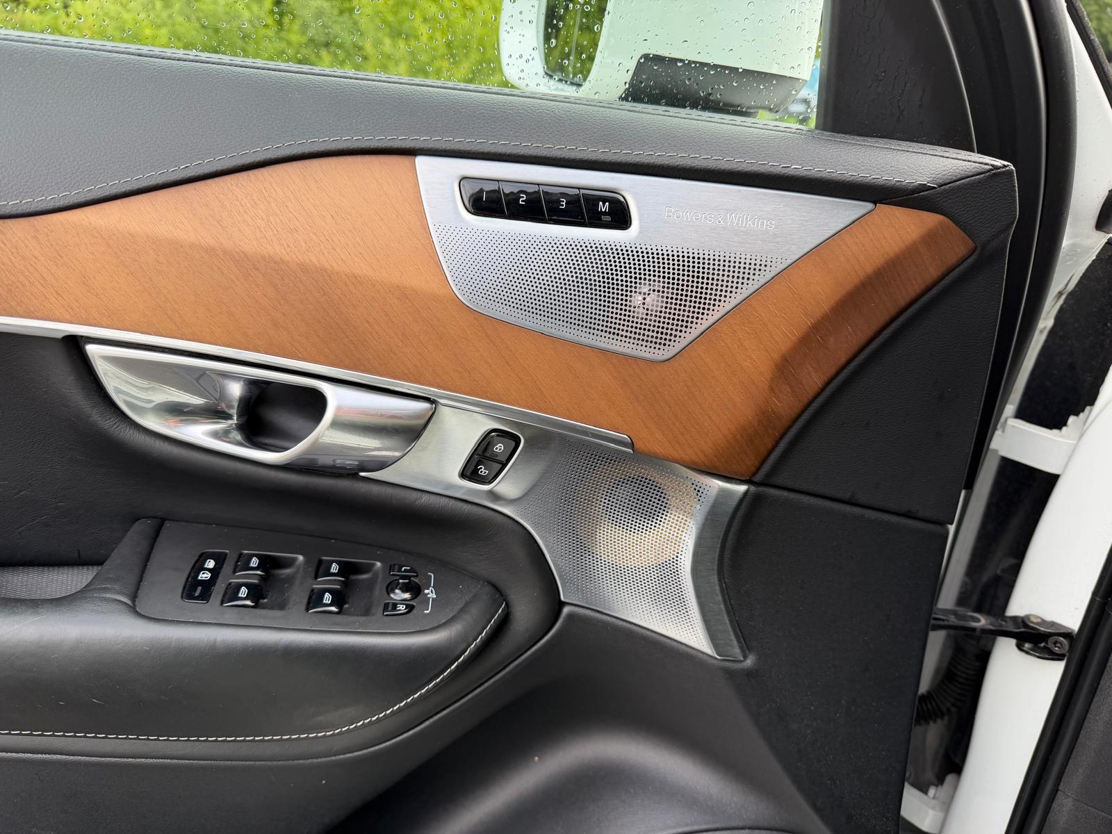 VOLVO XC90-image-9