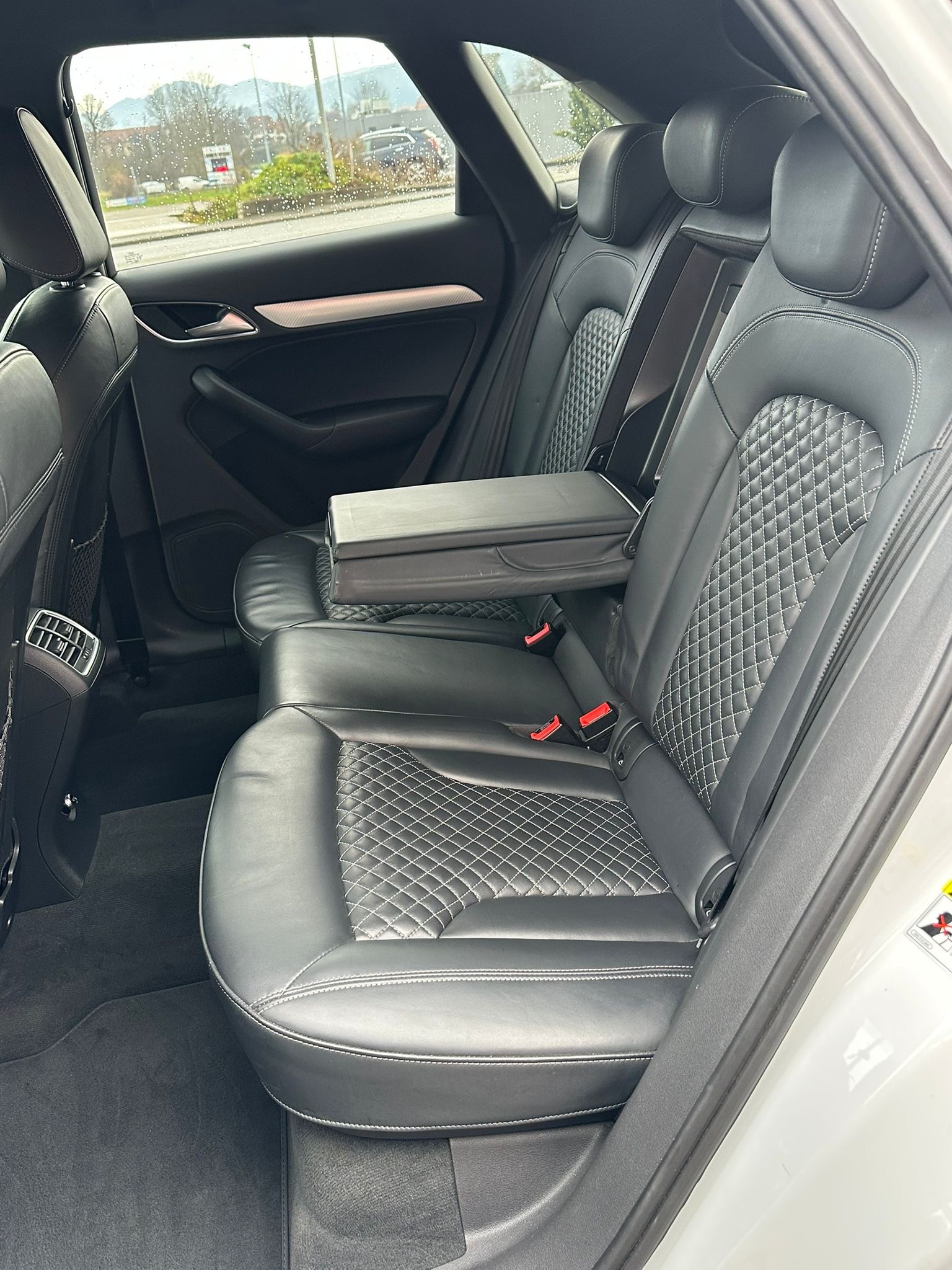 AUDI RS Q3 2.5 TFSI quattro S-tronic-image-11