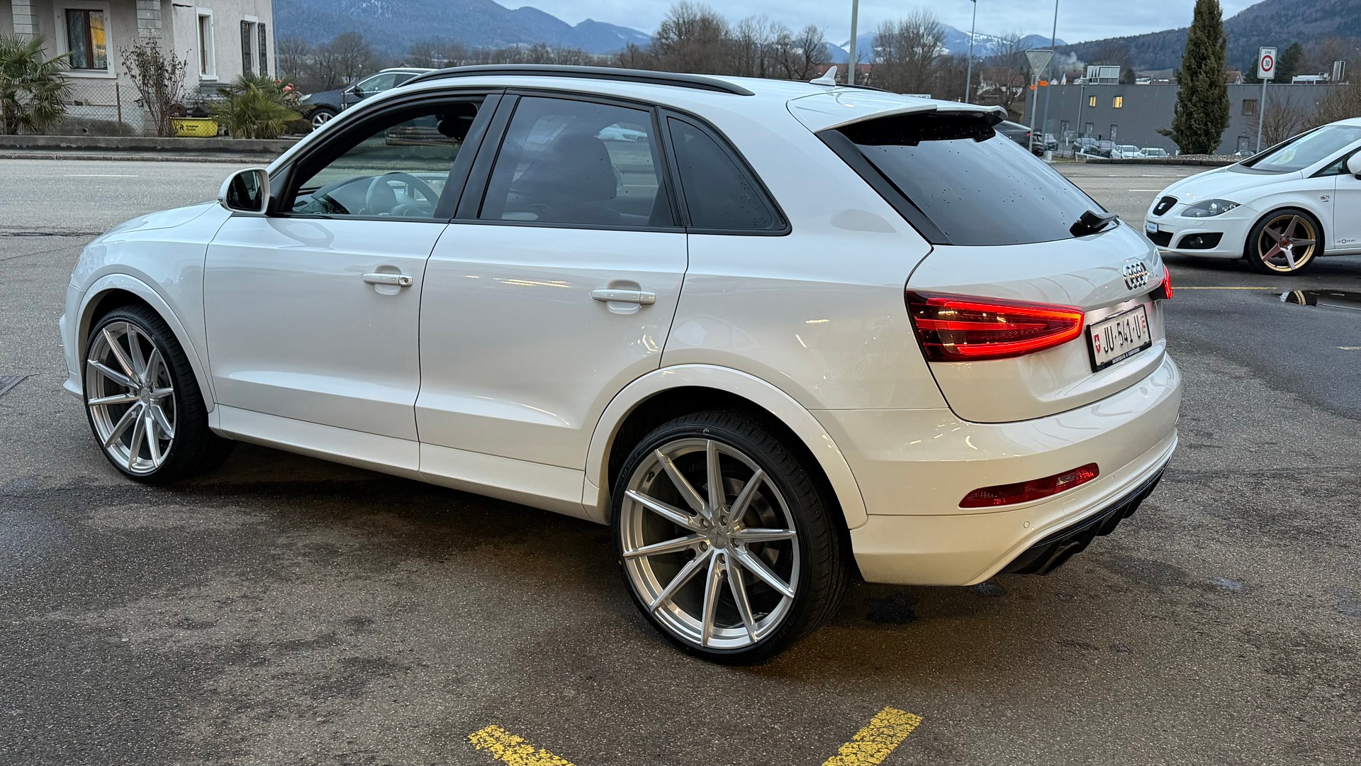 AUDI RS Q3 2.5 TFSI quattro S-tronic-image-4