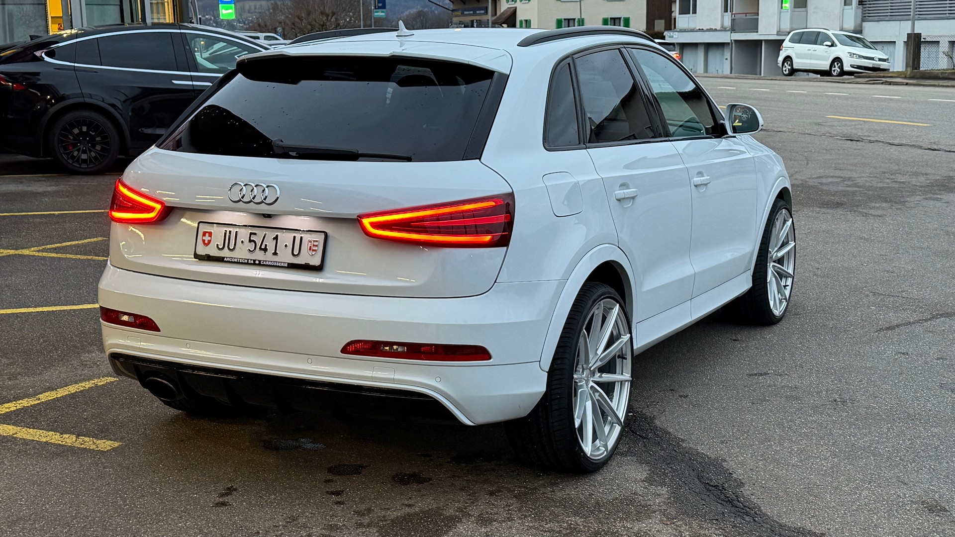 AUDI RS Q3 2.5 TFSI quattro S-tronic-image-3