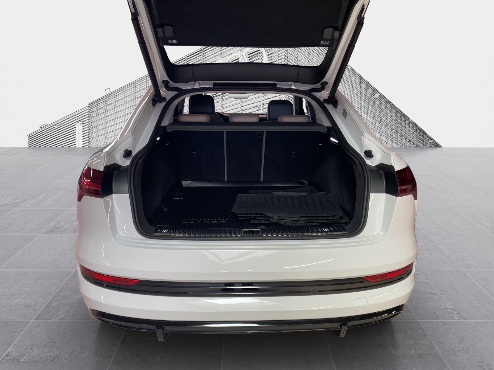 AUDI e-tron 55 Sportback S Line quattro-image-12