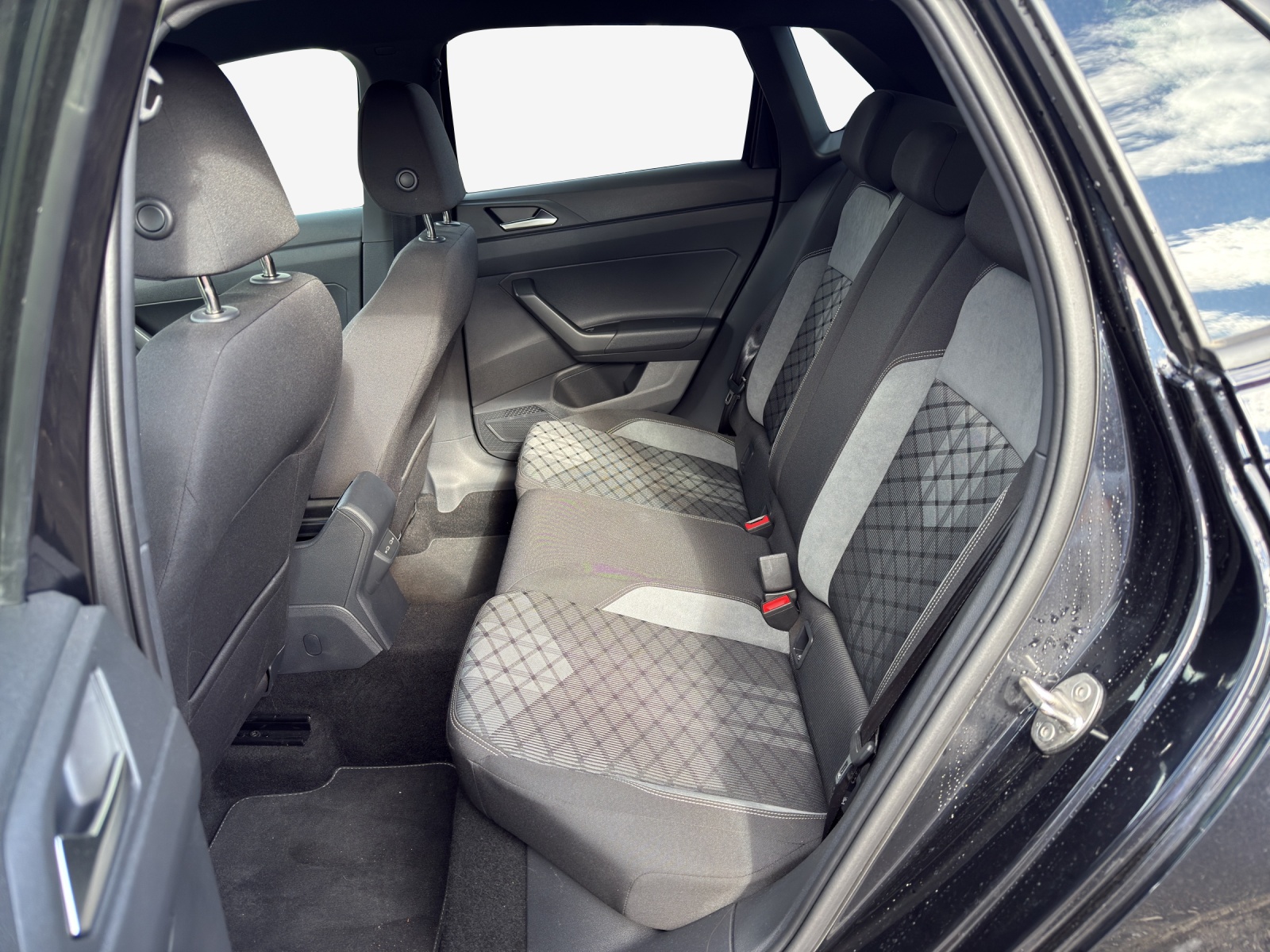 VW Polo 1.0 TSI R-Line DSG-image-11