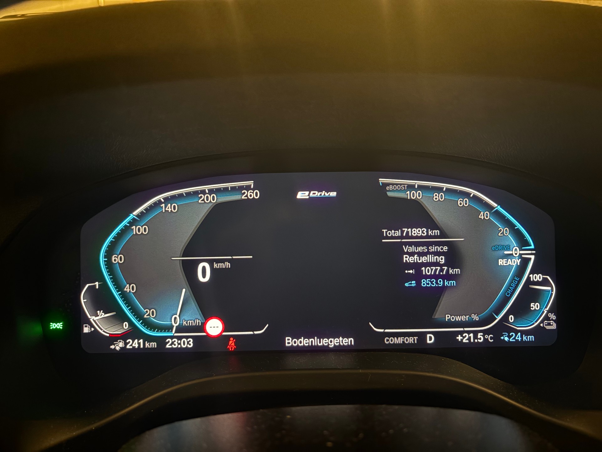 BMW 30e xDrive-image-9