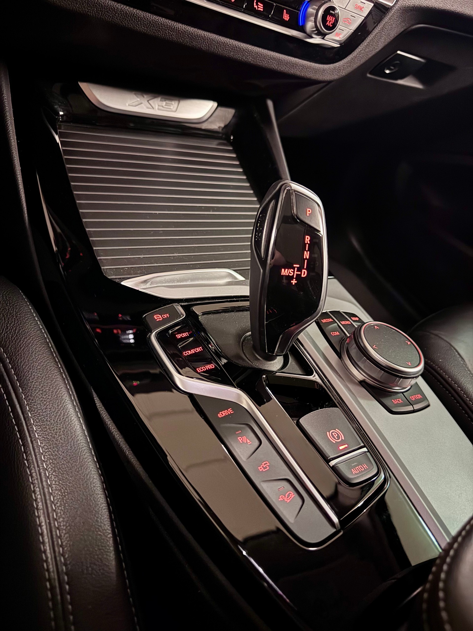 BMW 30e xDrive-image-4