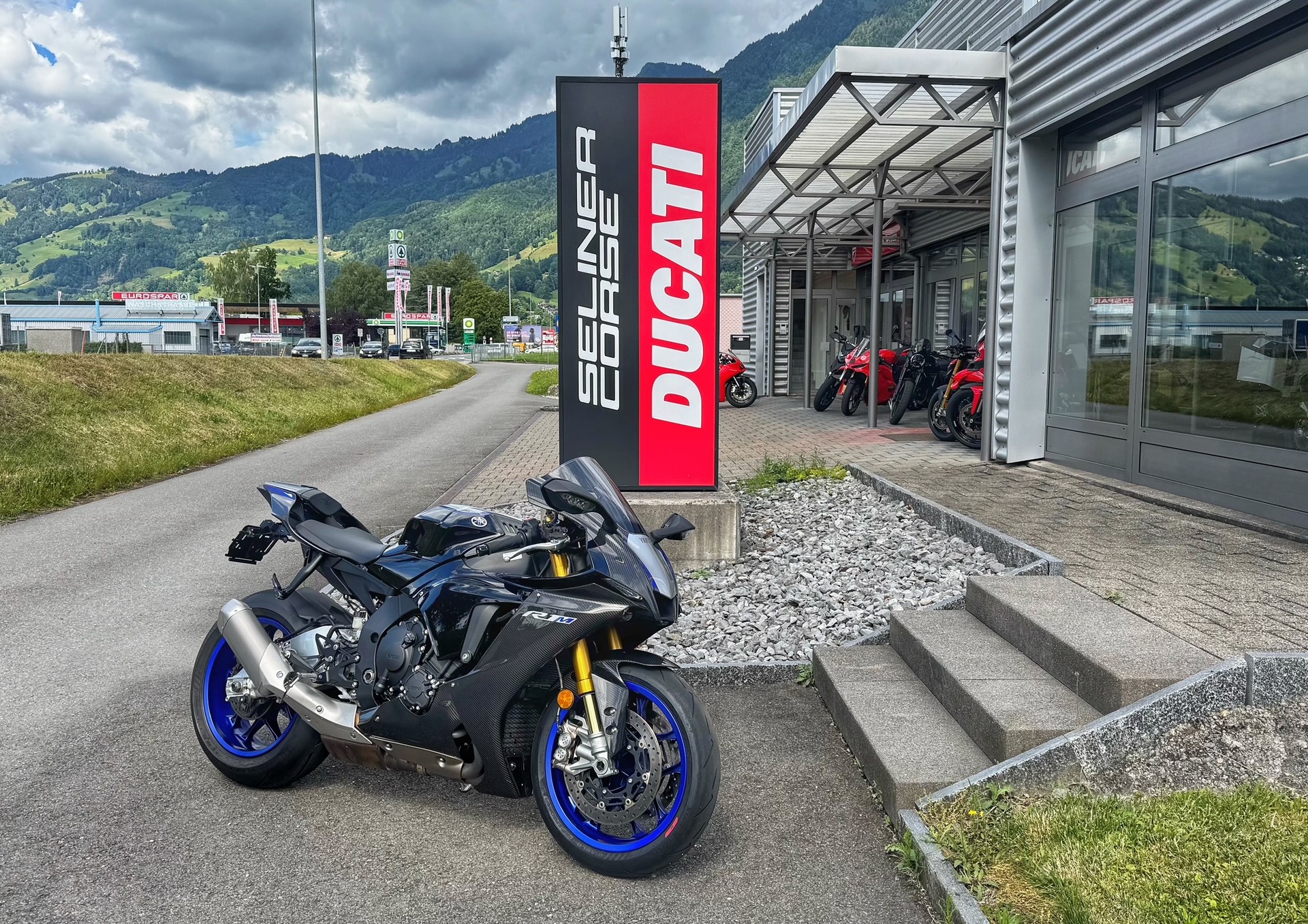 YAMAHA YZF-R1 M ABS
