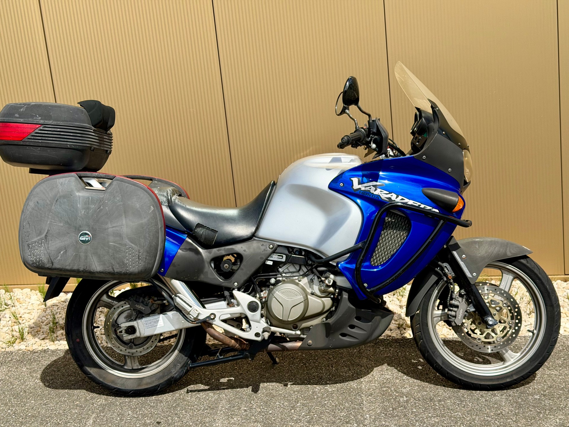 HONDA XL 1000 V Varadero-showroom-element-3