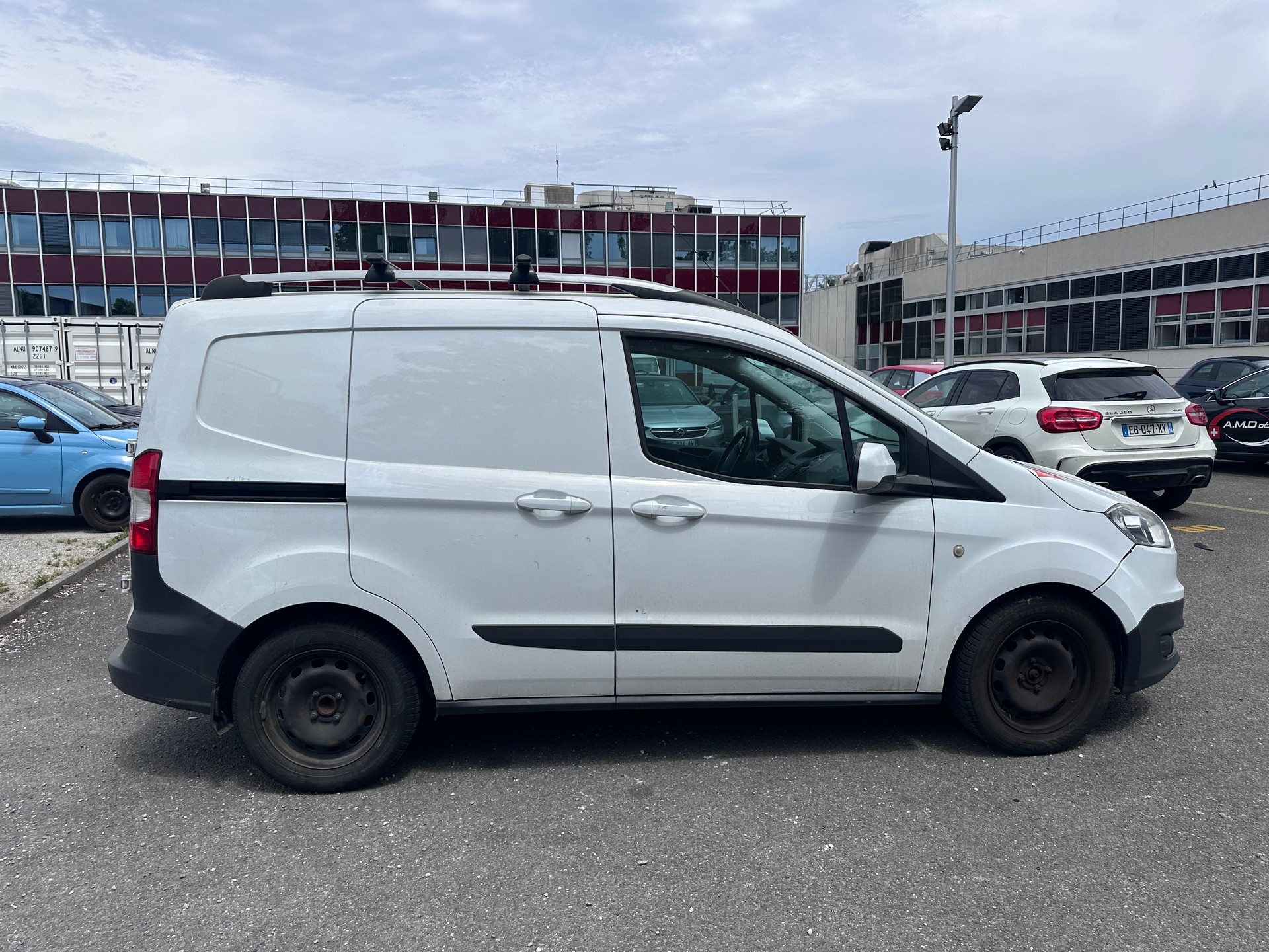 FORD Transit Courier Van 1.0 EcoBoost Ambiente-image-4