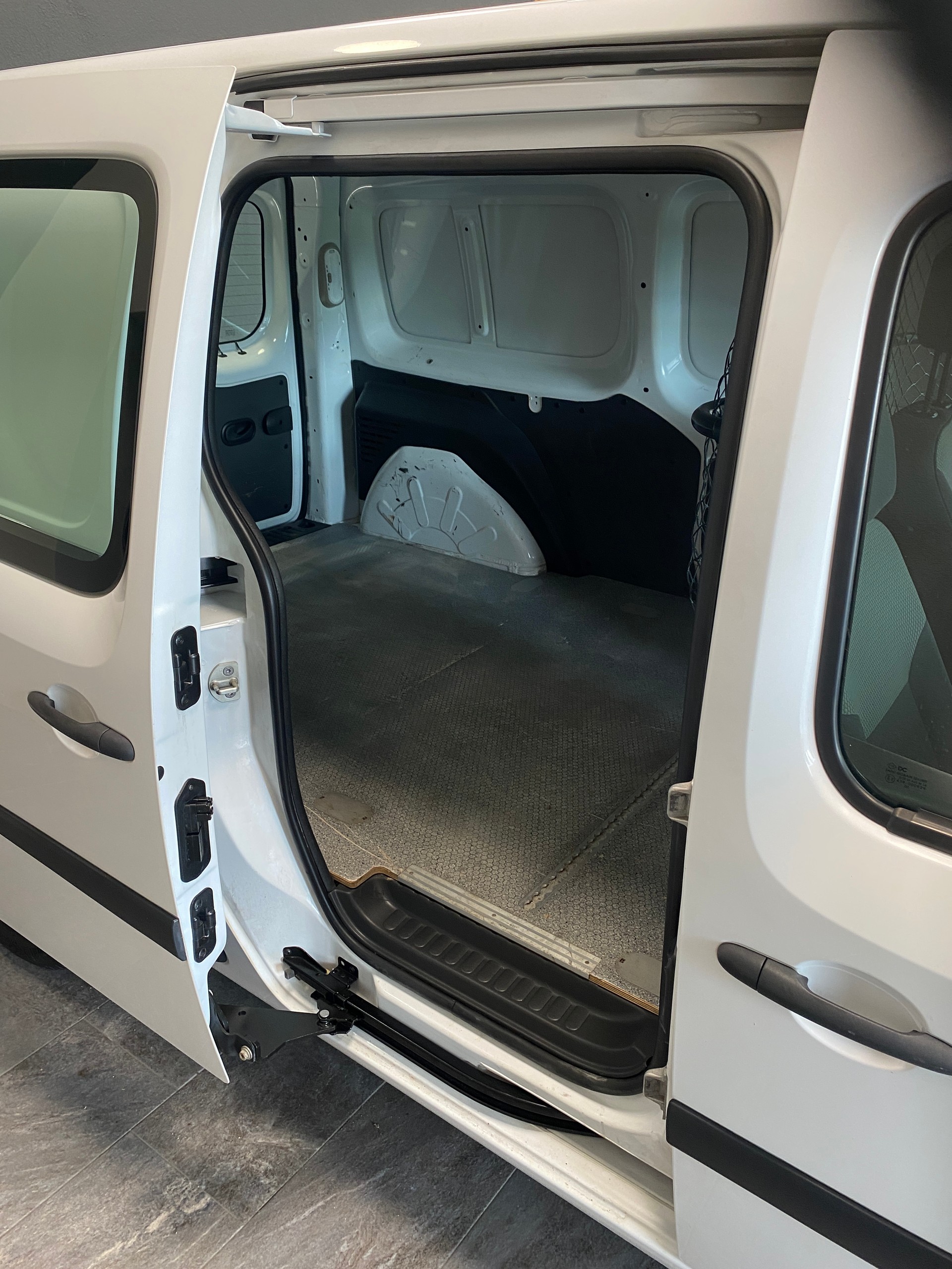 RENAULT Kangoo Maxi dCi 95 ENERGY Business 2 Pl./2 pl.-image-6