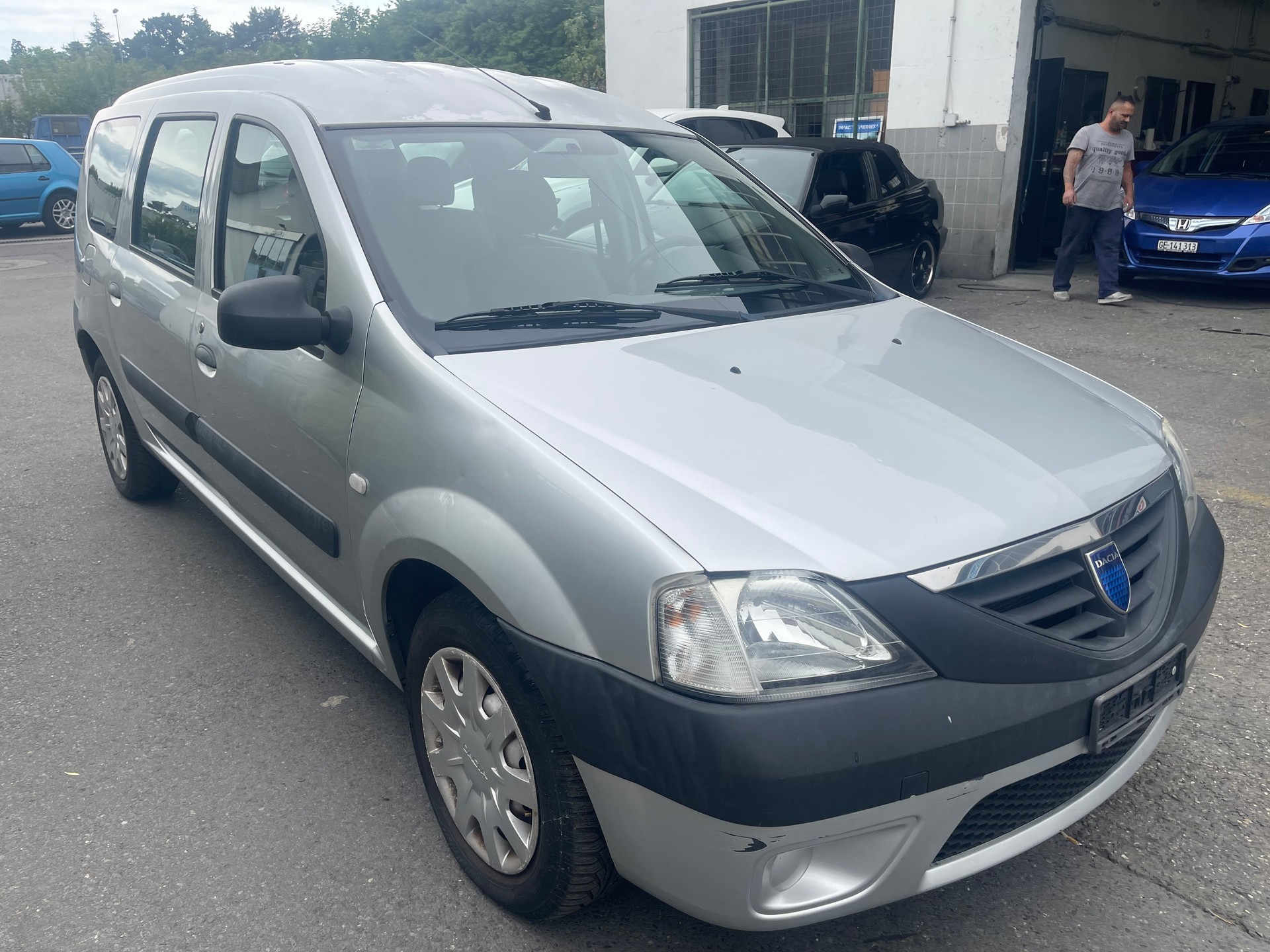 DACIA Logan 1.6 Ambiance-image-2