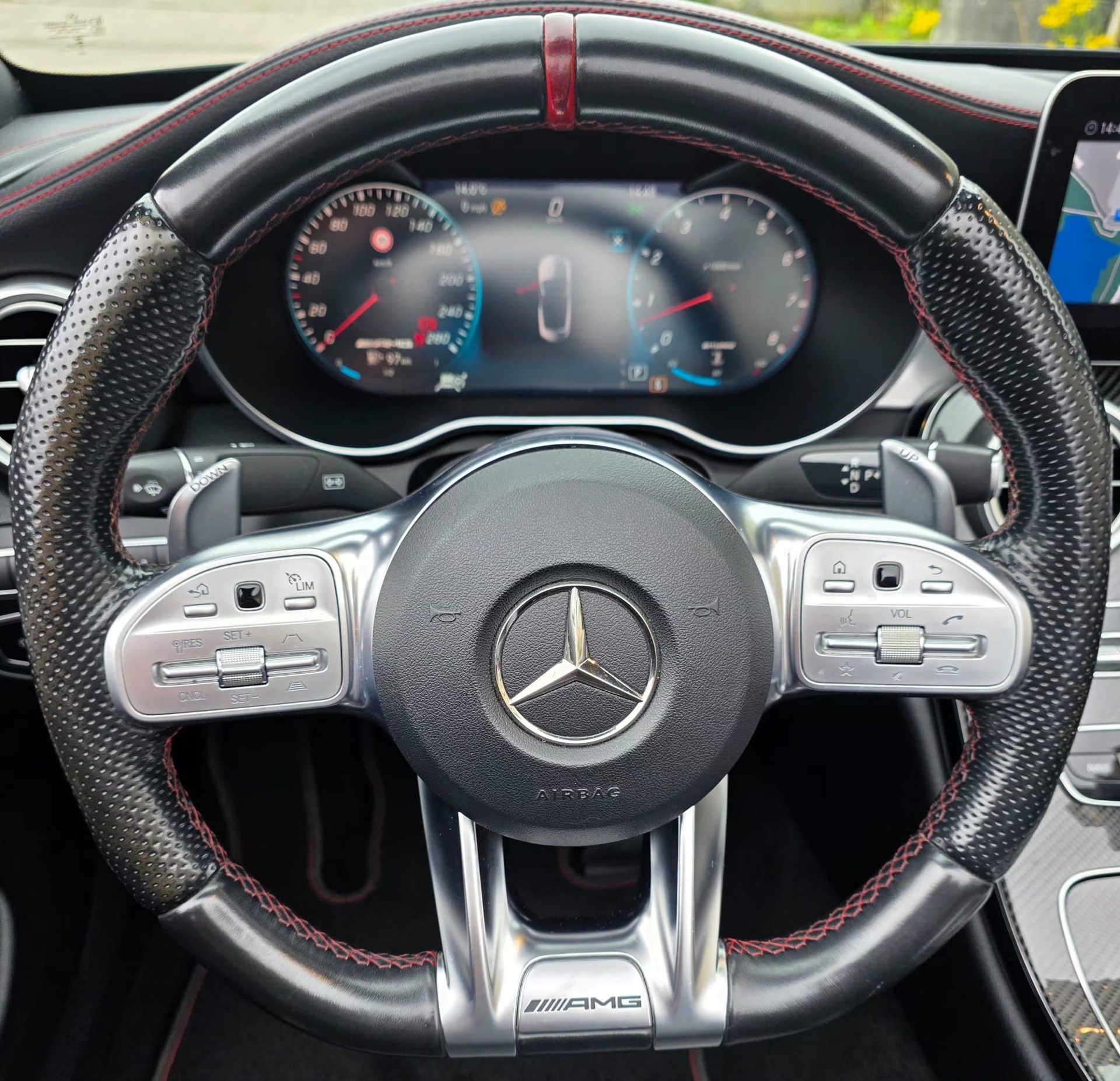 MERCEDES-BENZ C 43 Cabriolet AMG 4Matic 9G-Tronic-image-15
