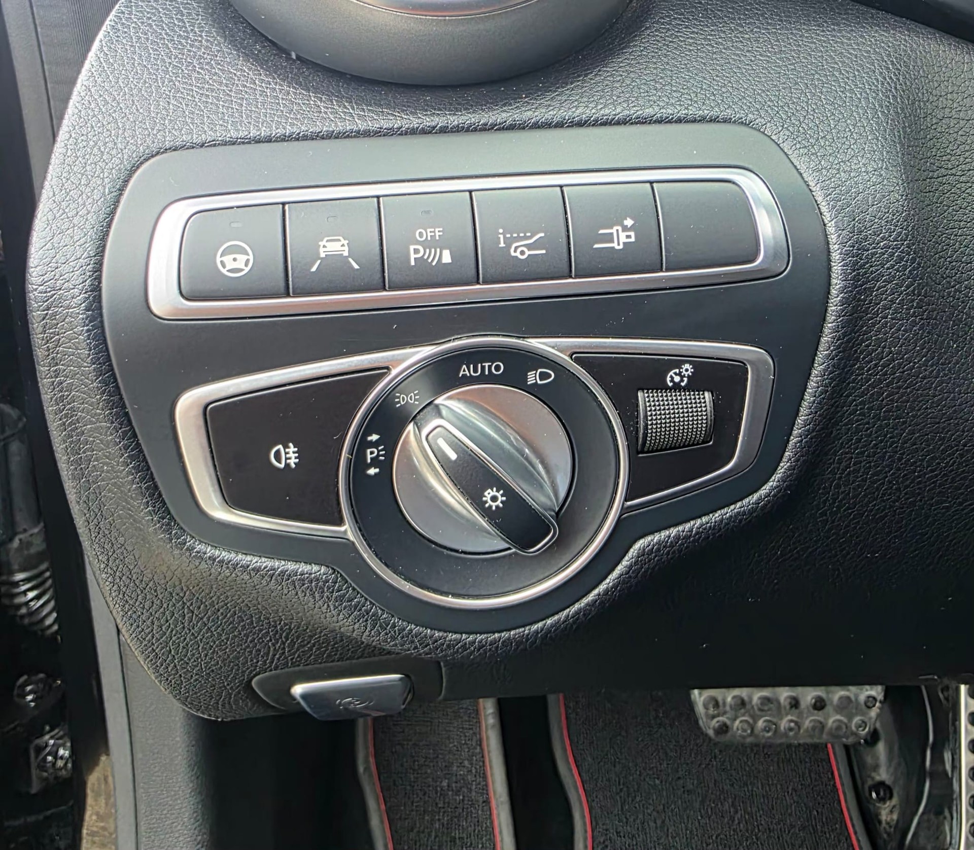 MERCEDES-BENZ C 43 Cabriolet AMG 4Matic 9G-Tronic-image-13