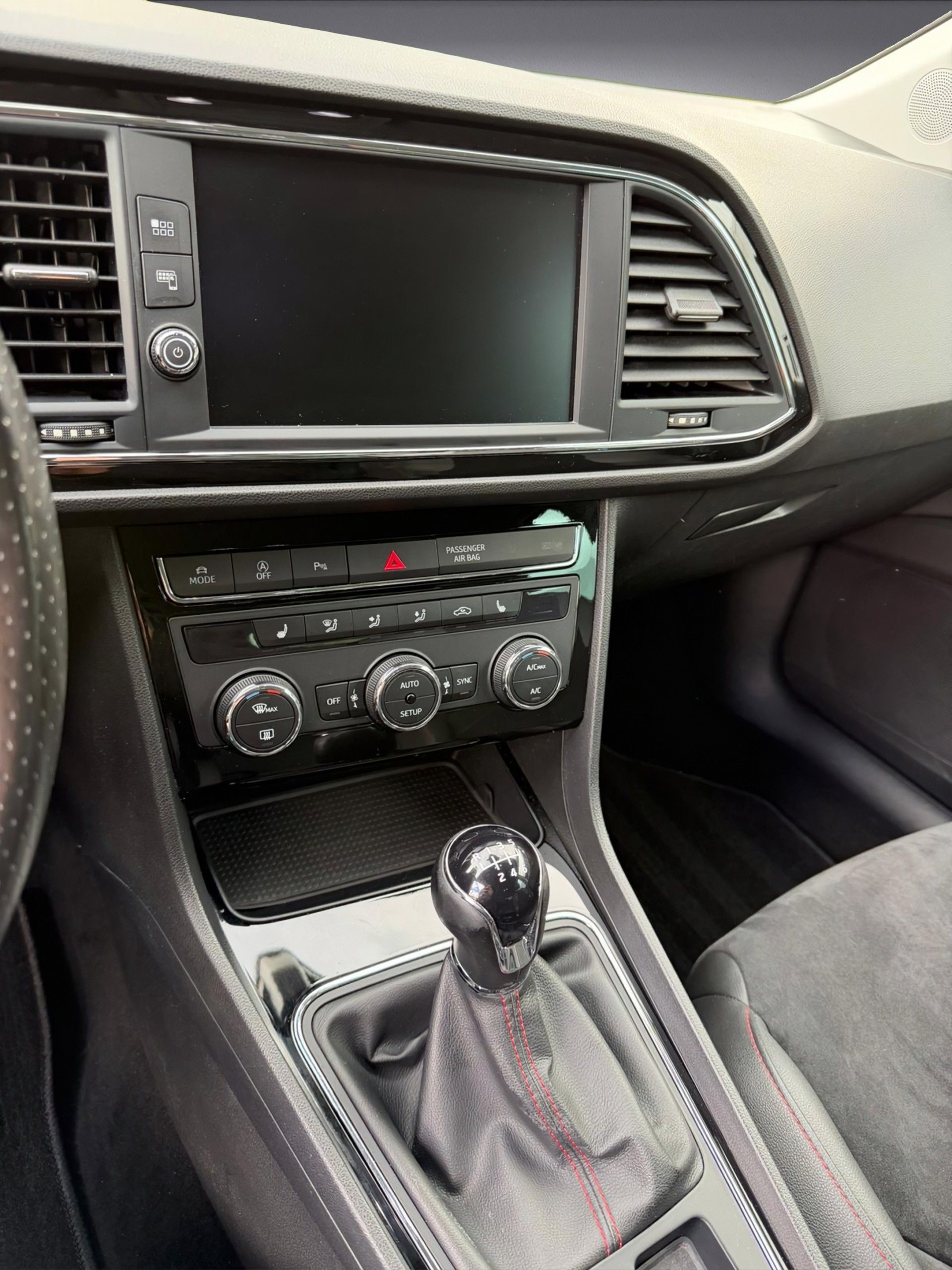 SEAT Leon 1.4 TSI FR * FR Sport Line * Facelift *-image-14