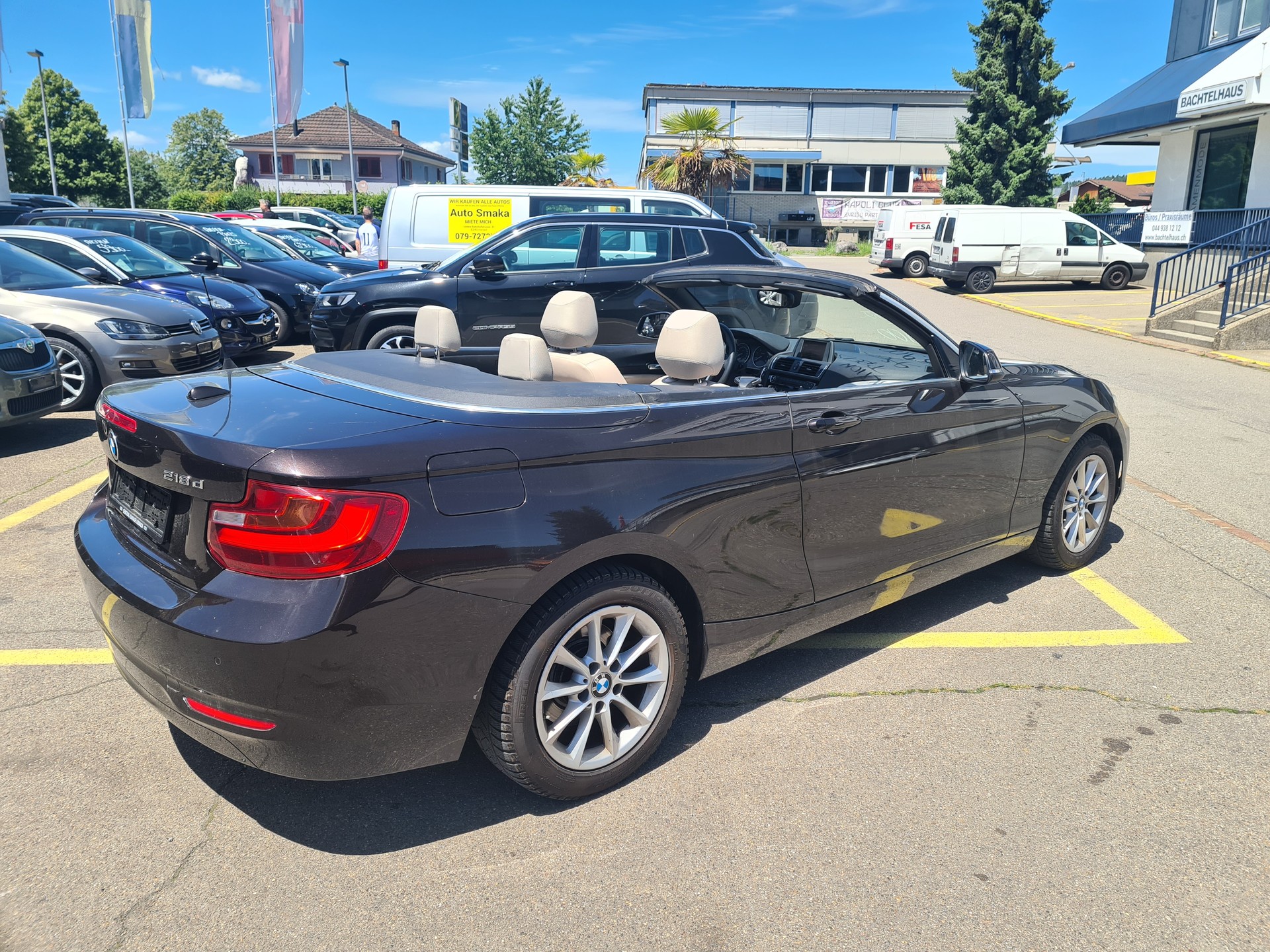 BMW 218d-image-1