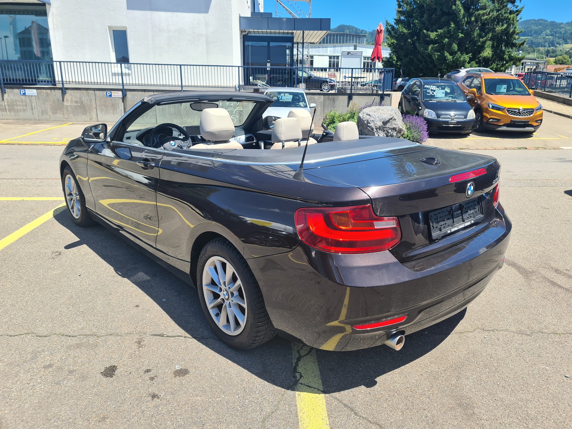 BMW 218d-image-2